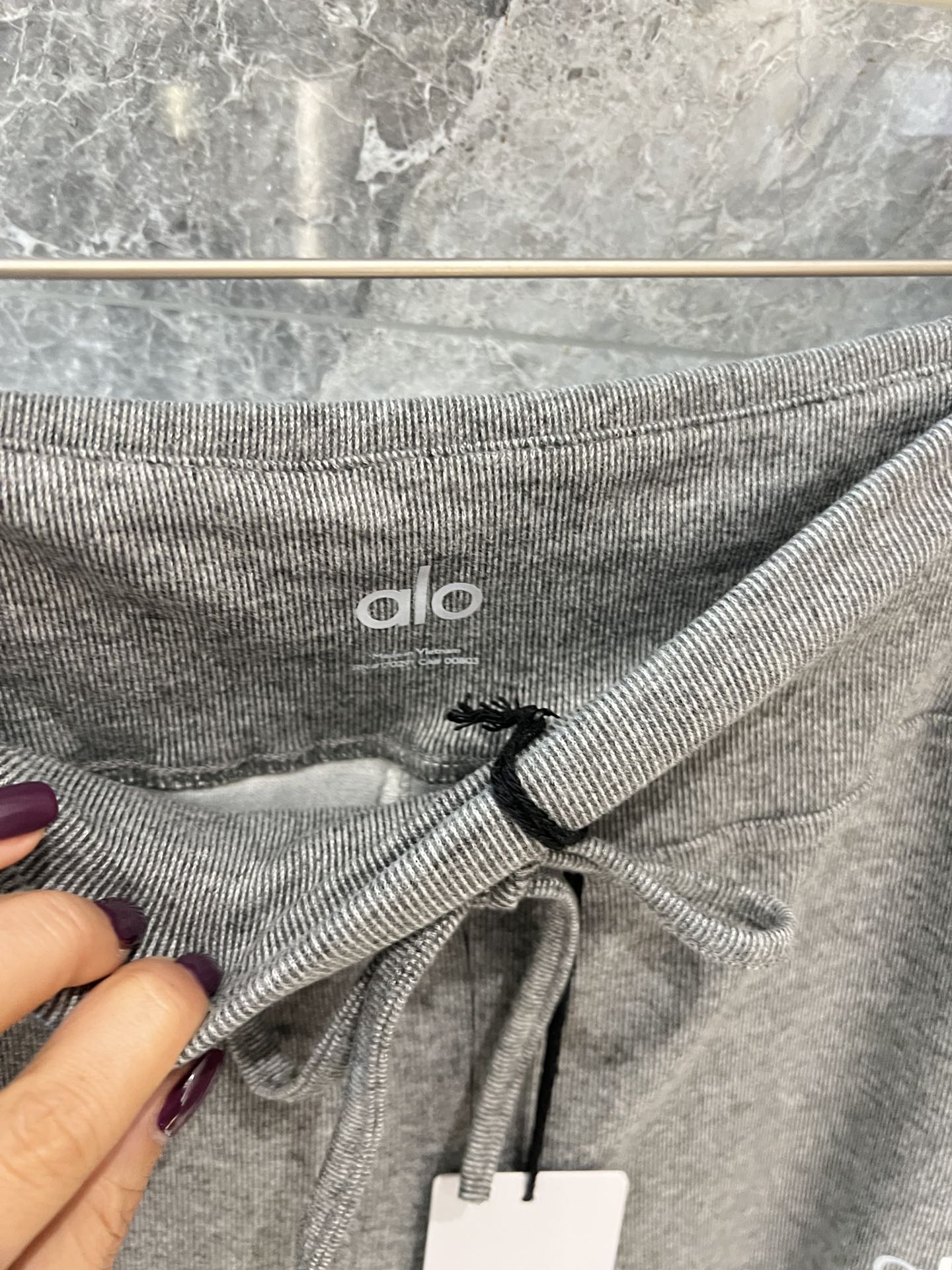 🛒新品上架‼️alo 早春系列

alo垂垂裤系列
软糯垂坠感的针织裤三个色
慵懒随性的风格
不论出街还