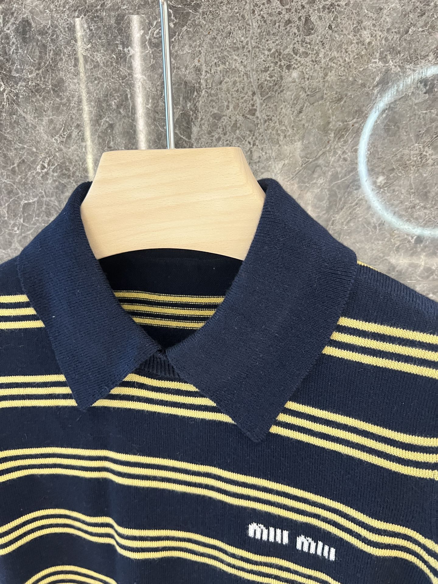 🛒新品上架‼️M1u 早春系列

每年必入的经典条纹元素
乖乖的学生风就是M1u家特色
撞色条纹设计 拼
