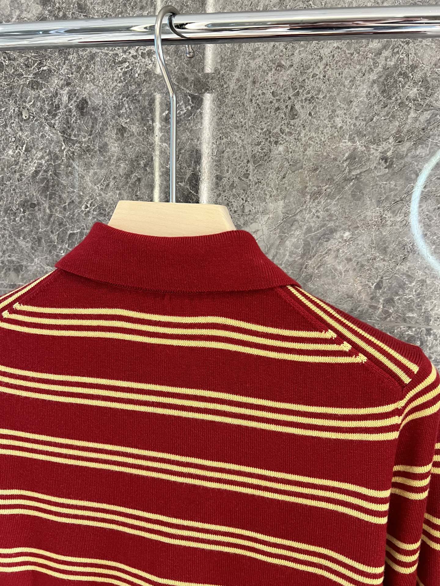 🛒新品上架‼️M1u 早春系列

每年必入的经典条纹元素
乖乖的学生风就是M1u家特色
撞色条纹设计 拼