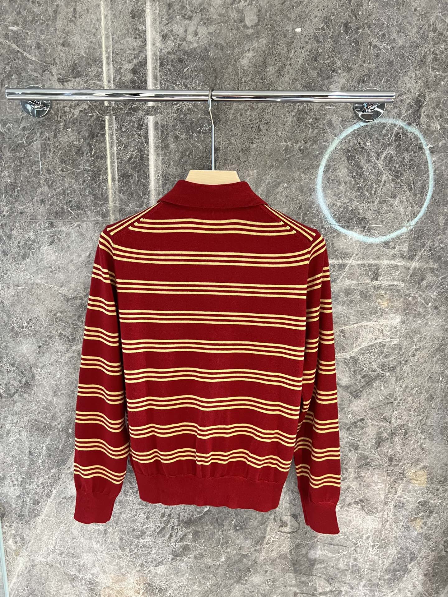 🛒新品上架‼️M1u 早春系列

每年必入的经典条纹元素
乖乖的学生风就是M1u家特色
撞色条纹设计 拼