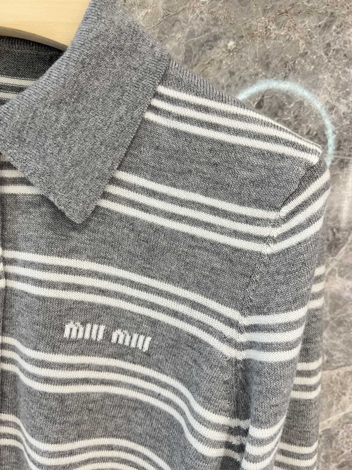 🛒新品上架‼️M1u 早春系列

每年必入的经典条纹元素
乖乖的学生风就是M1u家特色
撞色条纹设计 拼