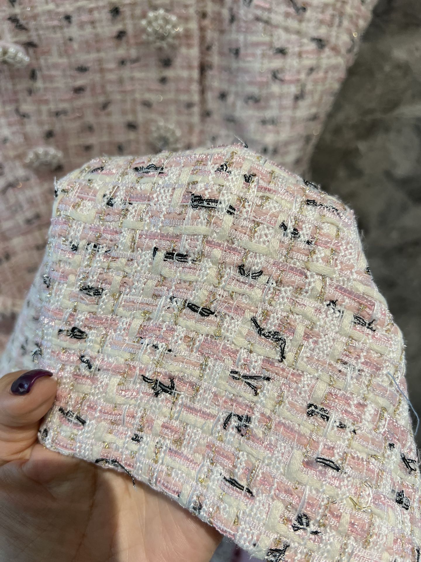 🛒新品上架‼️S*P 早春系列

甜美气质的千金风格
采用定制的粗纺面料
软糯亲肤 而且细节透露着高级感