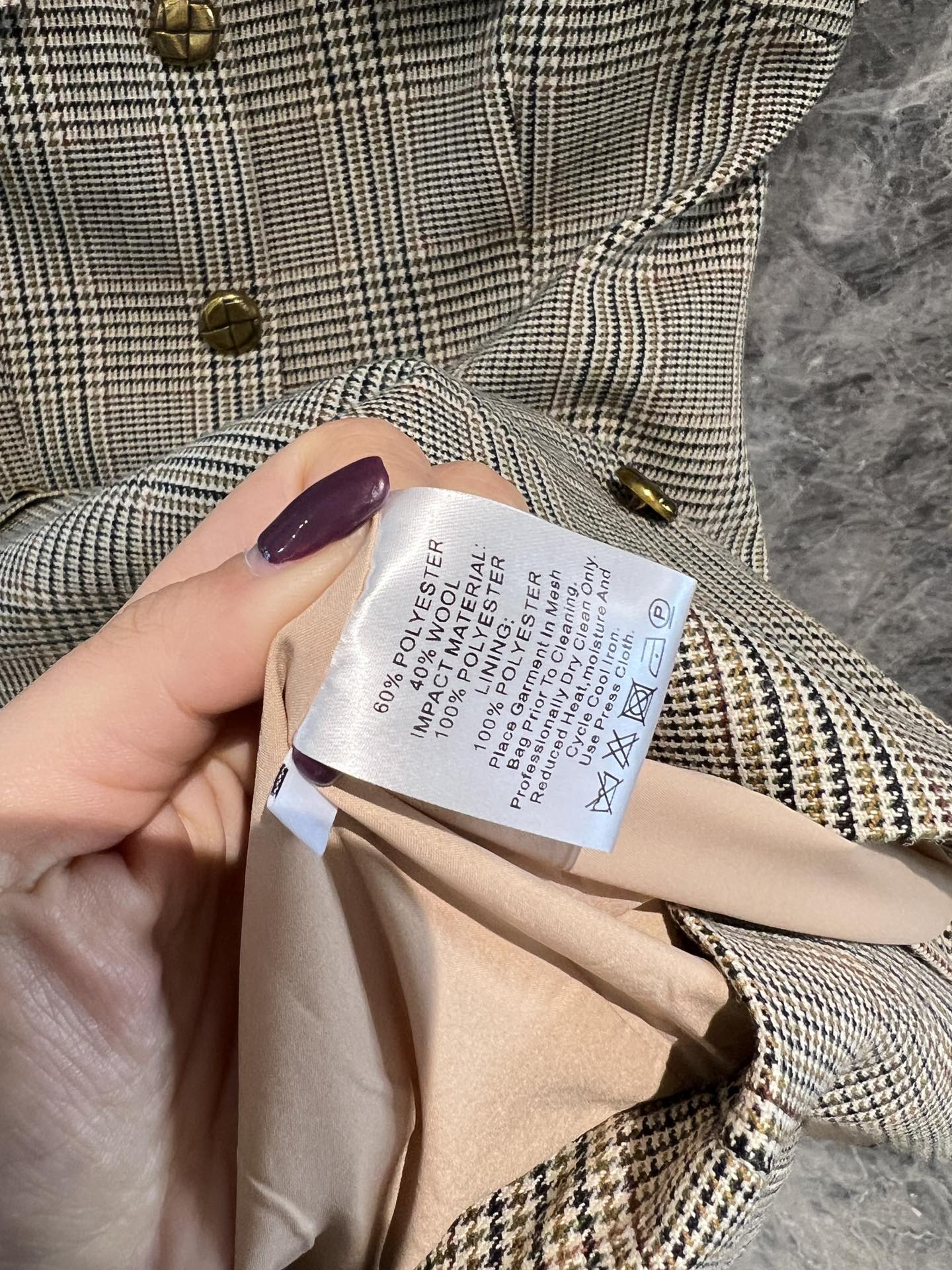 🛒新品上架‼️S*P 早春系列

超好看的英式复古风格裙子
撞色拼接领口设计
定位裁片对格工艺
立体剪裁