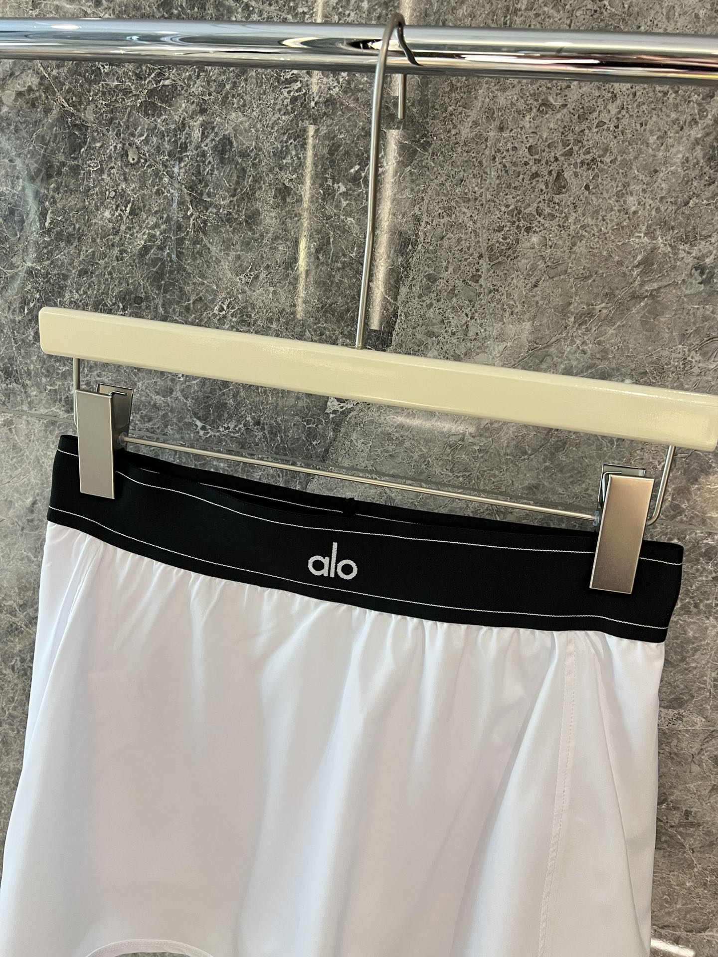 “Hard-Core Girl P368 Unveils Custom Hotnet Tennis Skirts in Black & White” - 图片 2