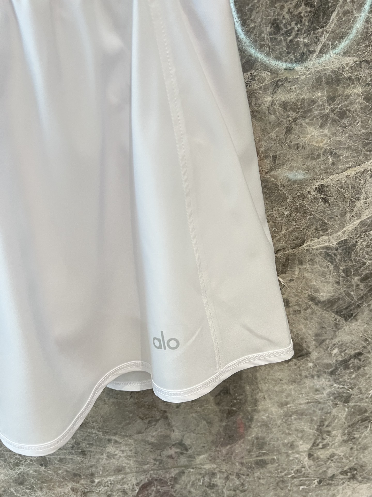 “Hard-Core Girl P368 Unveils Custom Hotnet Tennis Skirts in Black & White” - 图片 3