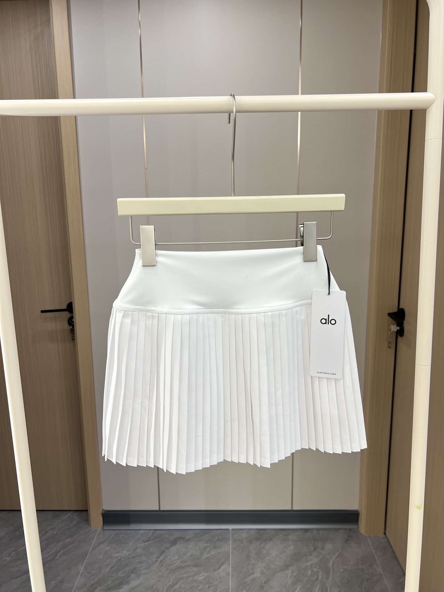 P414: Versatile Girl with Unique Style and Color Options