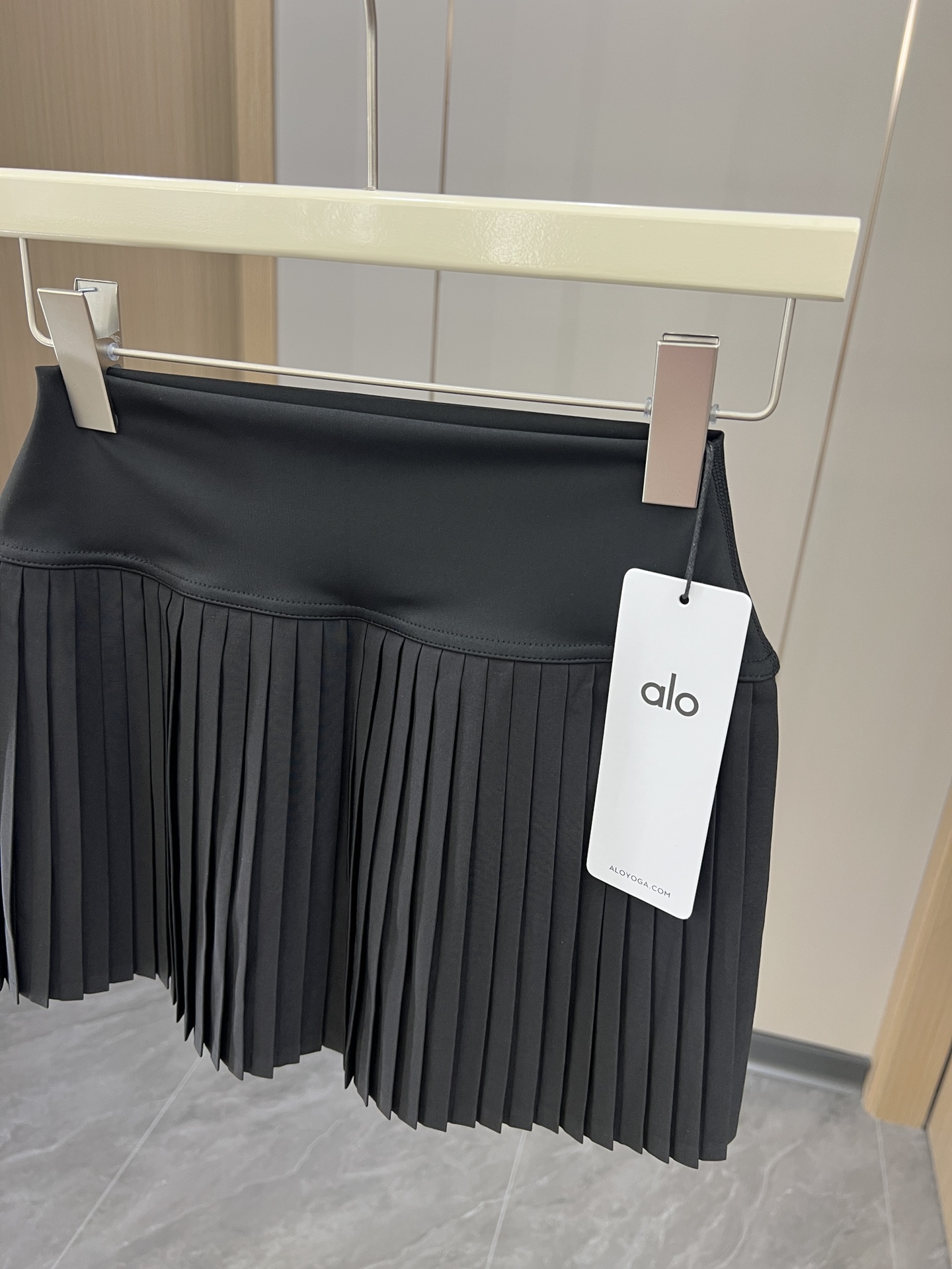 New Packaging for P414 Original Women’s Suit: Hot Year, Classic Colors, and Jisoo Style - 图片 2