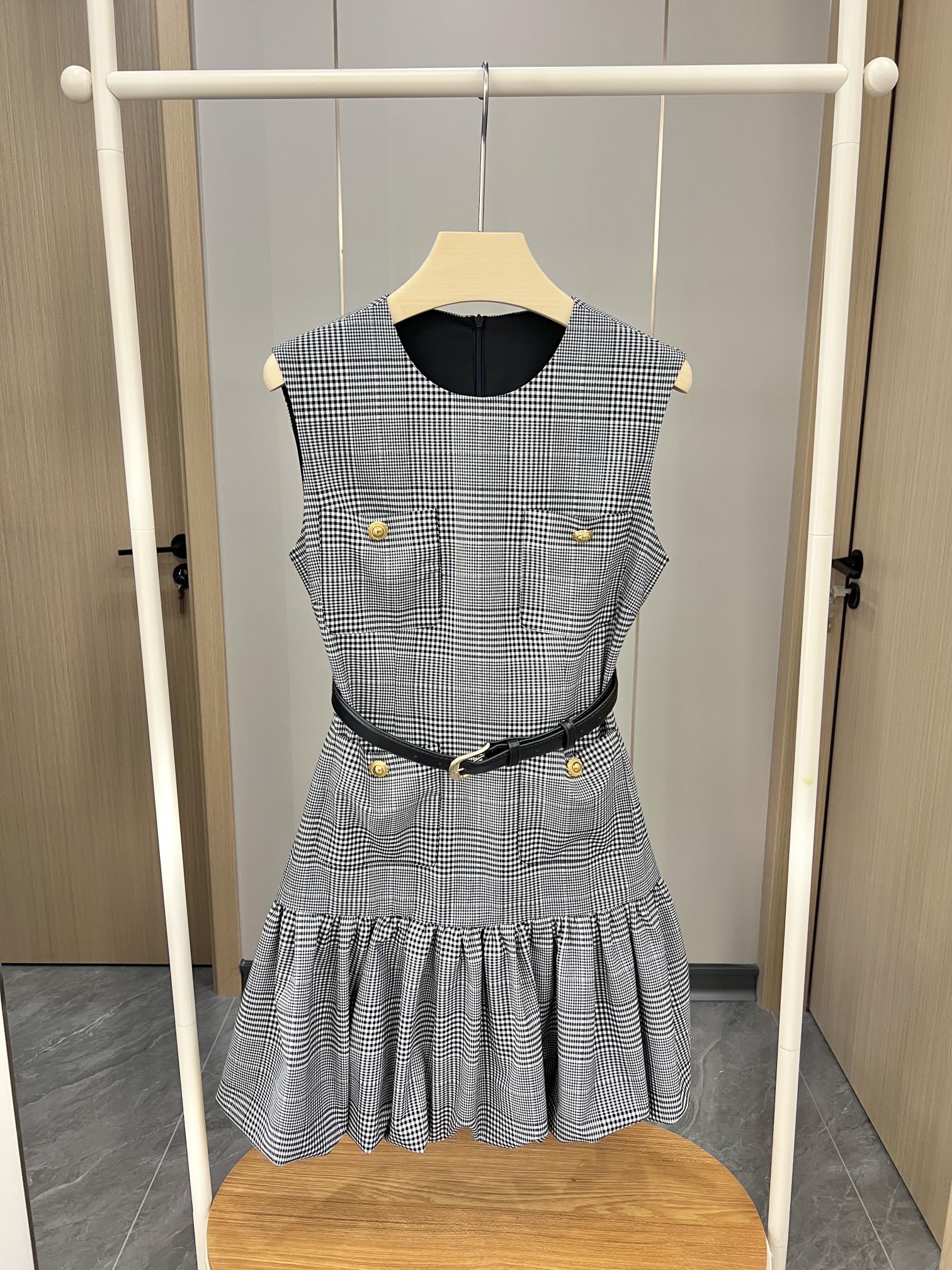 Elegant Plaid Skirt with Belt - Vintage Style, Sweet Floral Design, High-Waisted 2 i1748250423 1841 5