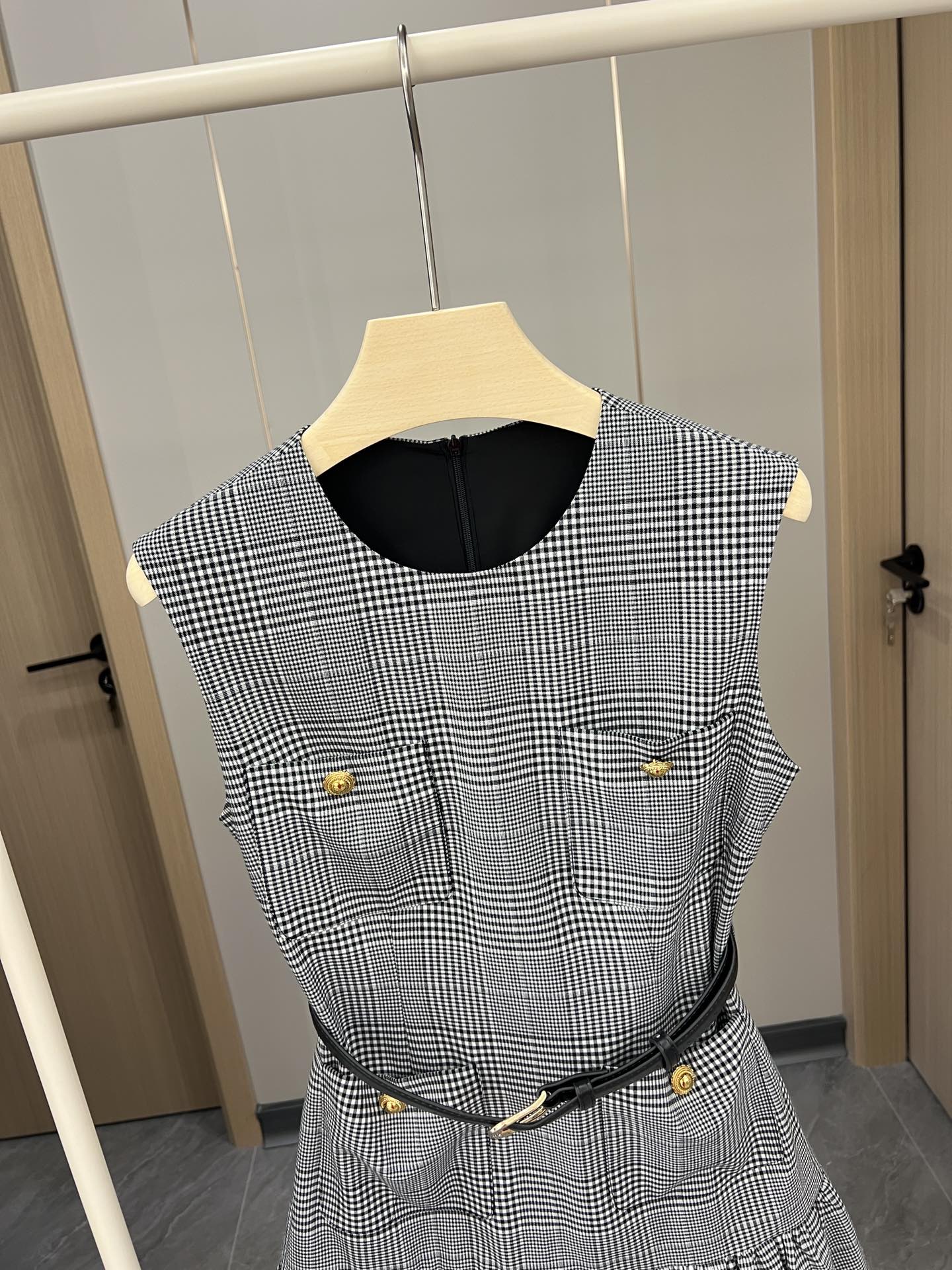 Elegant Plaid Skirt with Belt - Vintage Style, Sweet Floral Design, High-Waisted 3 i1748250424 2744 8