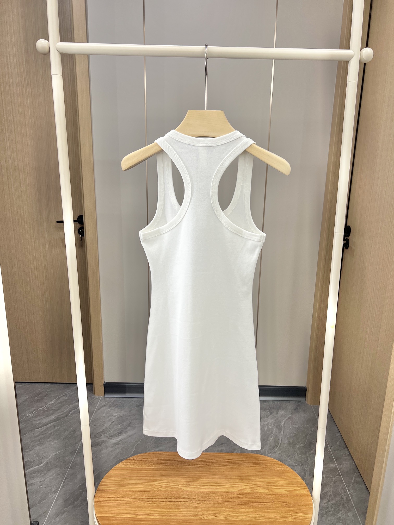 “Stylish Cotton Vest Collection: Quality Tailoring for Summer Chic” - 图片 7