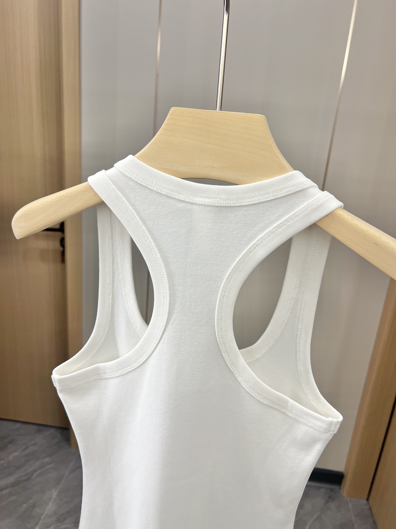 “Stylish Cotton Vest Collection: Quality Tailoring for Summer Chic” - 图片 8