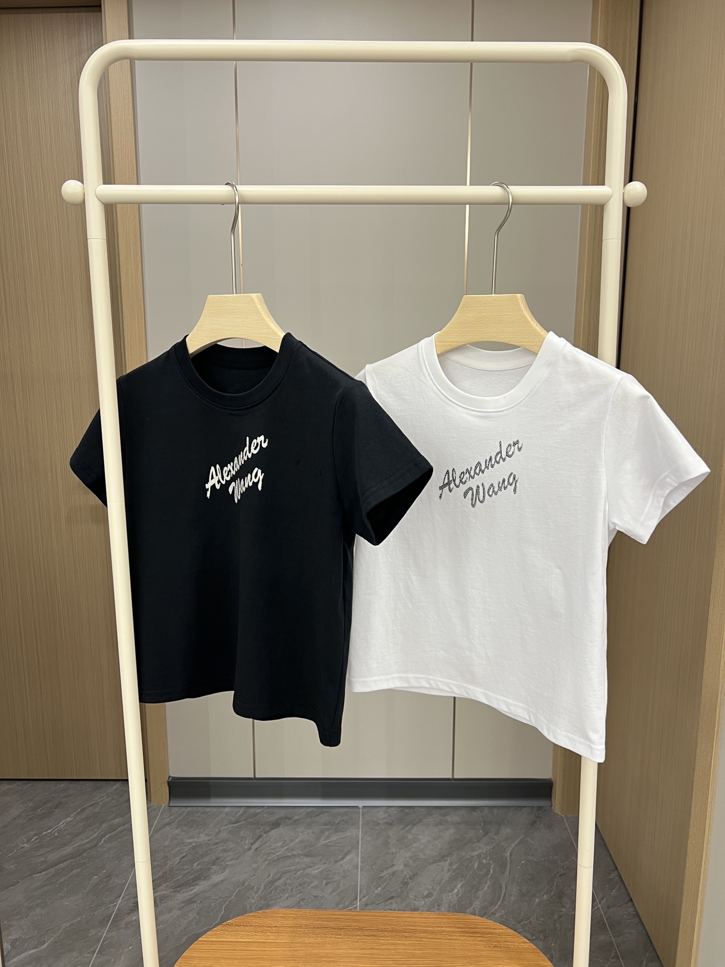 High-Quality Custom Cotton P345 Originals for Hardcore Women – Classic Black & White - 图片 1