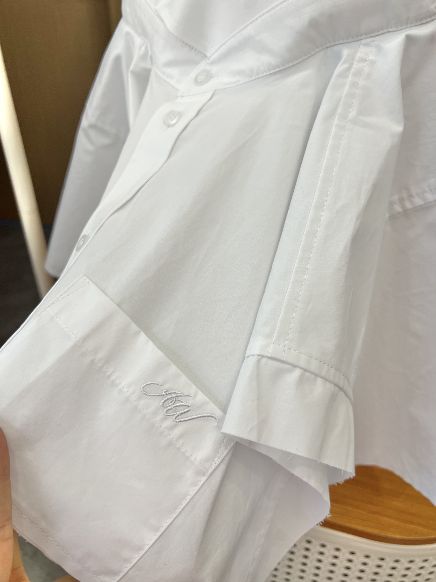 Custom-Made Fine Cotton Shirt Fit for a Royal Woman: P690 with Unique White Detail - 图片 8