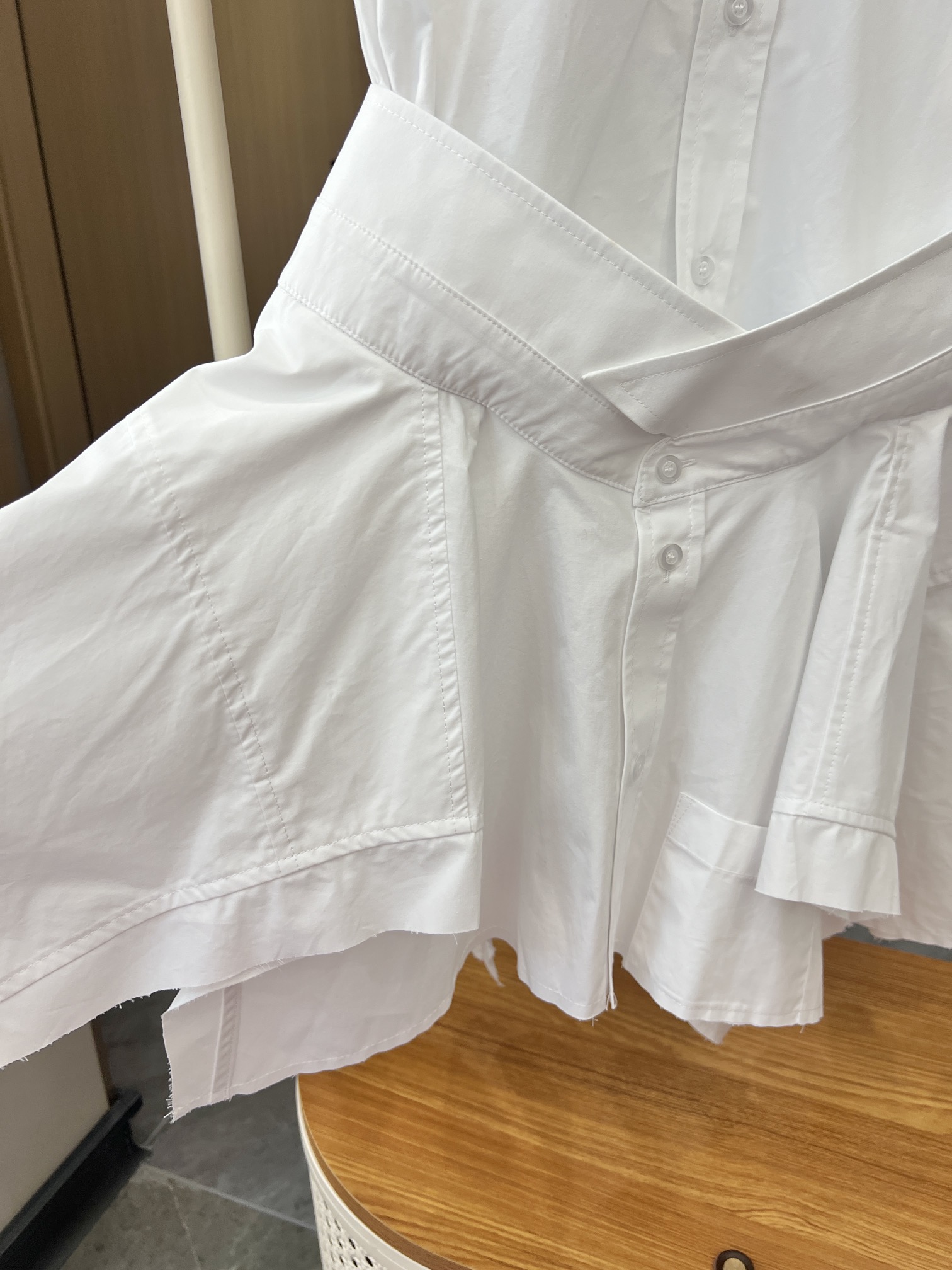 Custom-Made Fine Cotton Shirt Fit for a Royal Woman: P690 with Unique White Detail - 图片 7