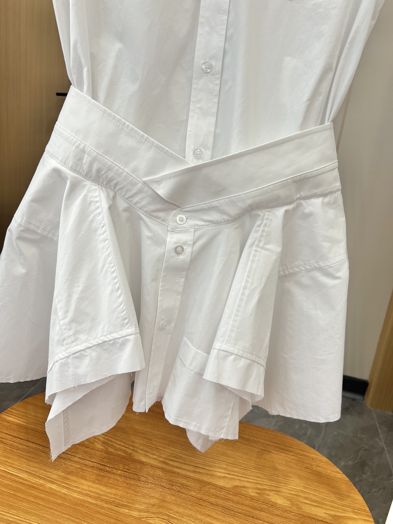 Custom-Made Fine Cotton Shirt Fit for a Royal Woman: P690 with Unique White Detail - 图片 5