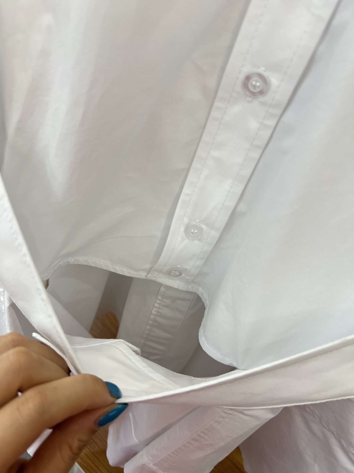 Custom-Made Fine Cotton Shirt Fit for a Royal Woman: P690 with Unique White Detail - 图片 6