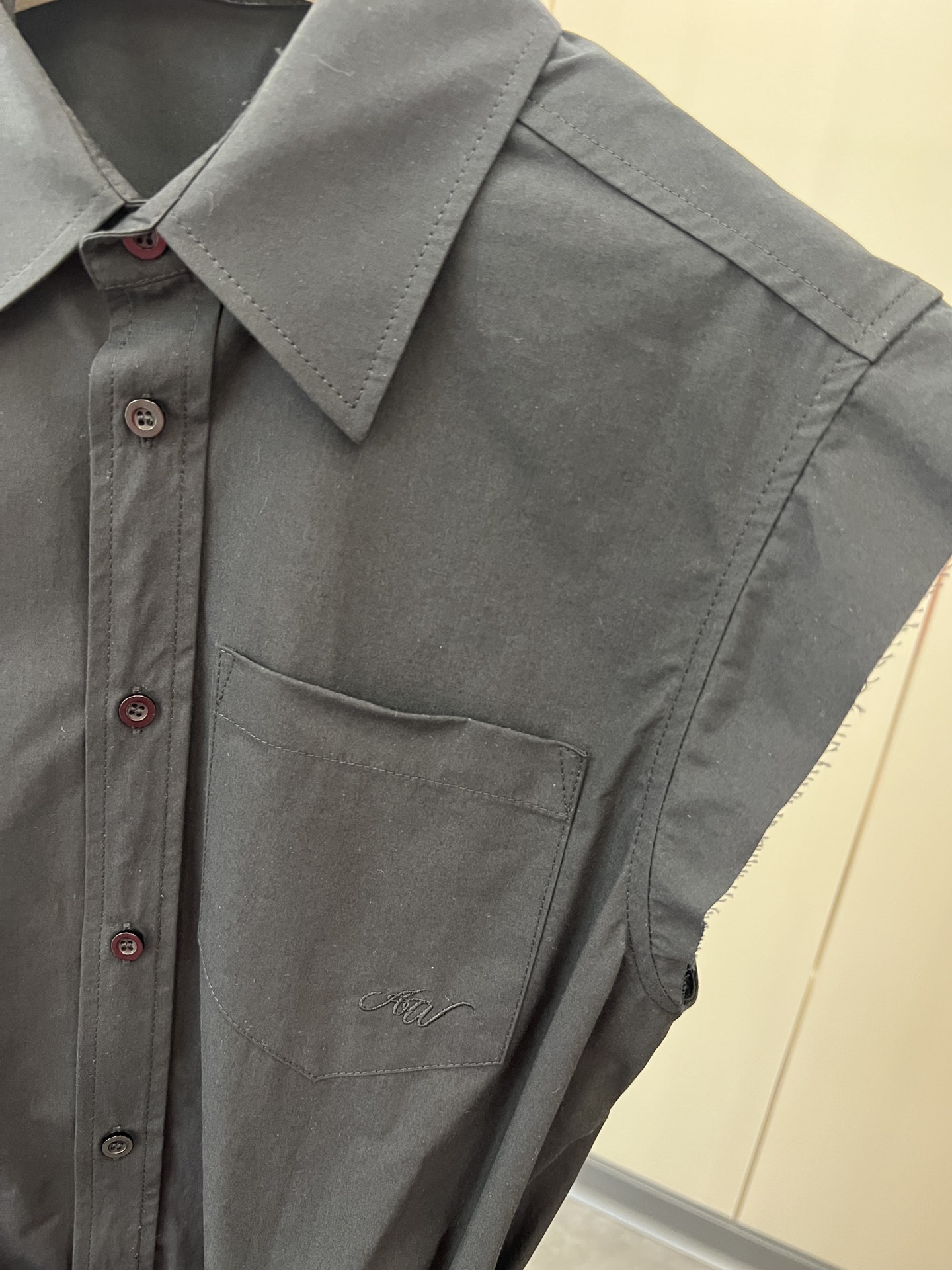 Custom-Made P690 Shirt Fit for a Queen: Fine Cotton, Unique Style - 图片 3
