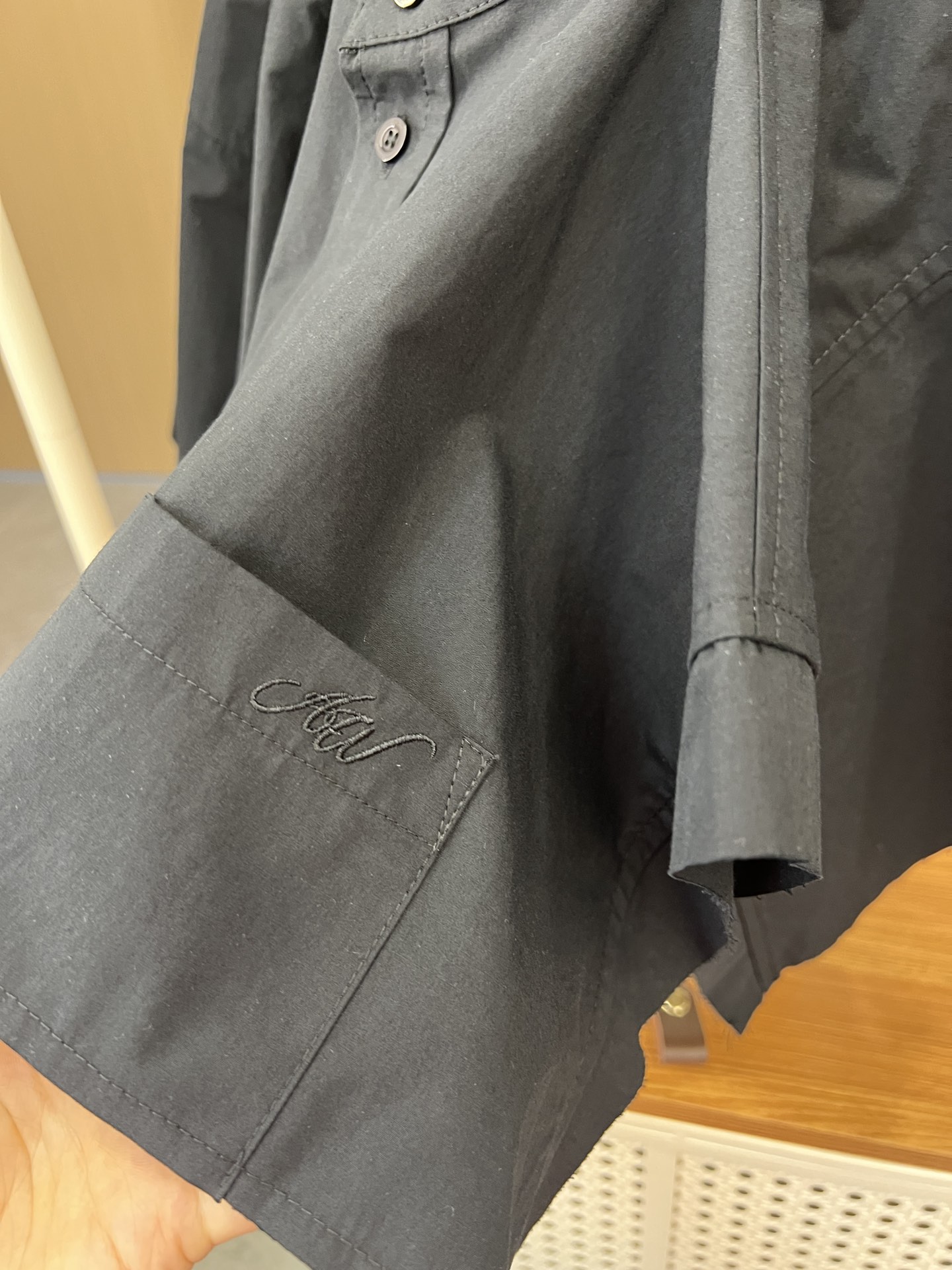 Custom-Made P690 Shirt Fit for a Queen: Fine Cotton, Unique Style - 图片 7