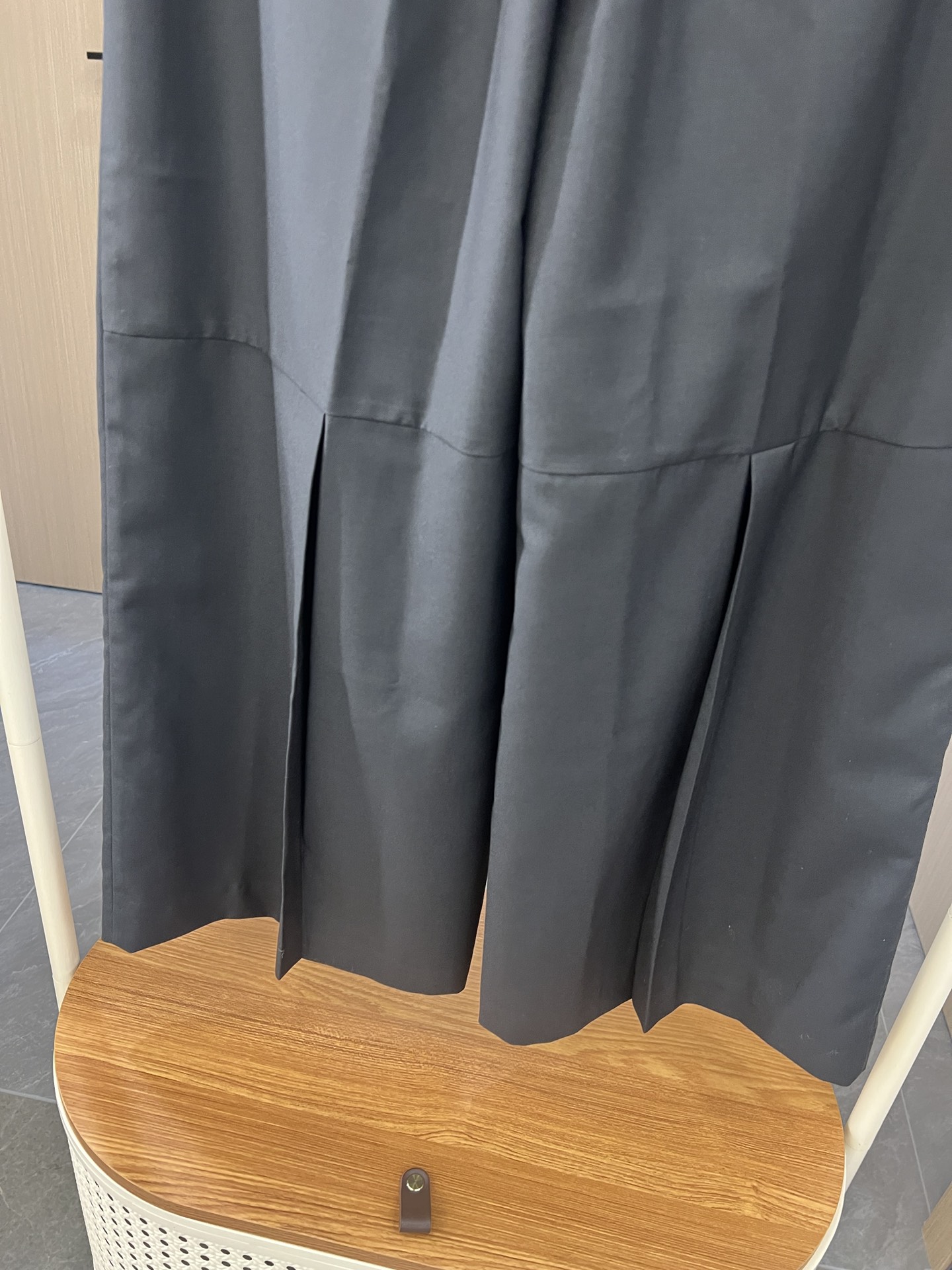 🛒加单现货‼️大王早秋系列

一眼好看的休闲西裤
采用宽松设计 随性时髦
腰部自然剪裁 搭配链条钥匙⛓️