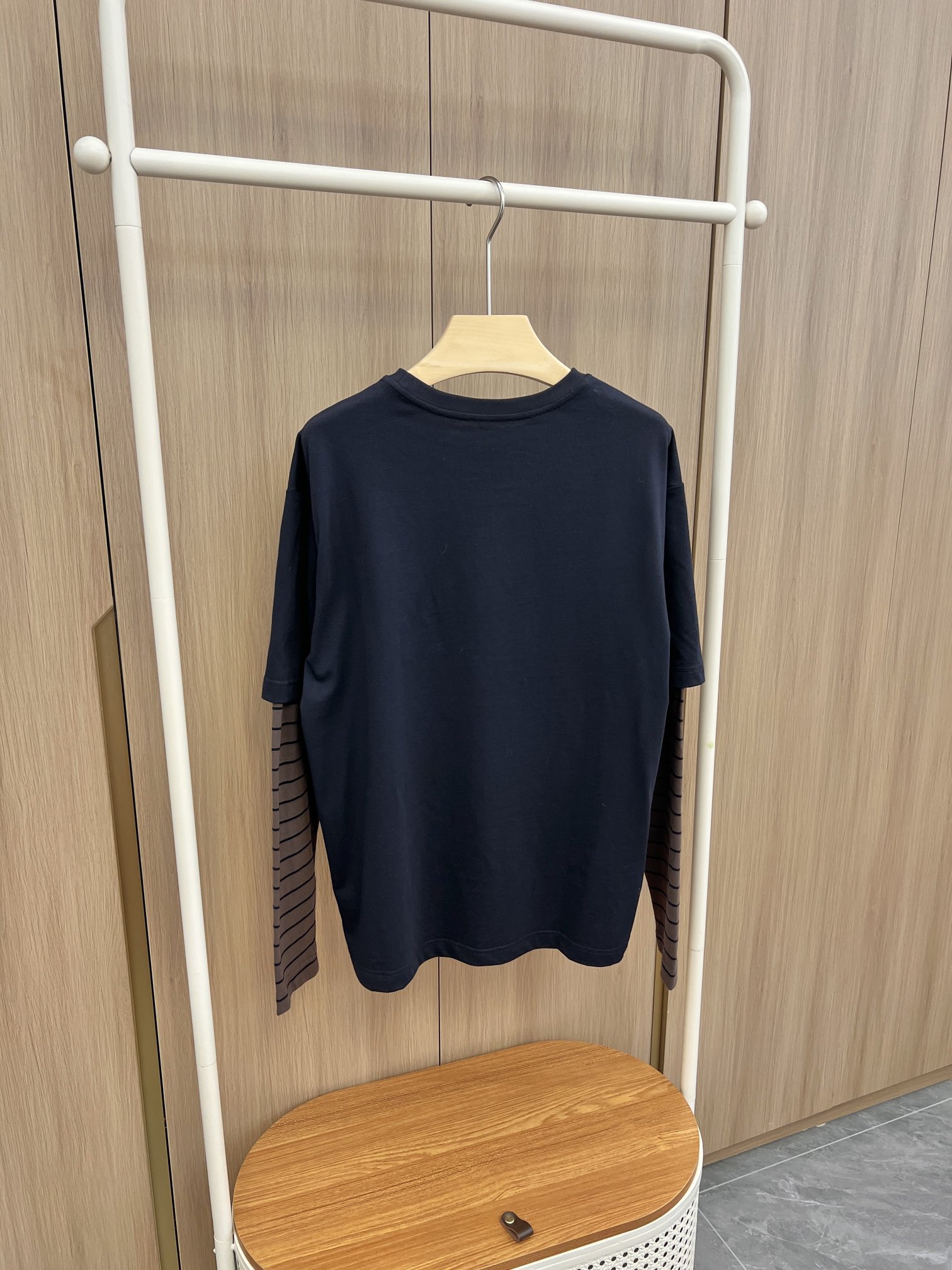 🛒现货发‼️M1u 早秋～

就真的很百搭的款式
这种T拿出来都不会过时
都是元版开发的纯棉面料🧵
非常