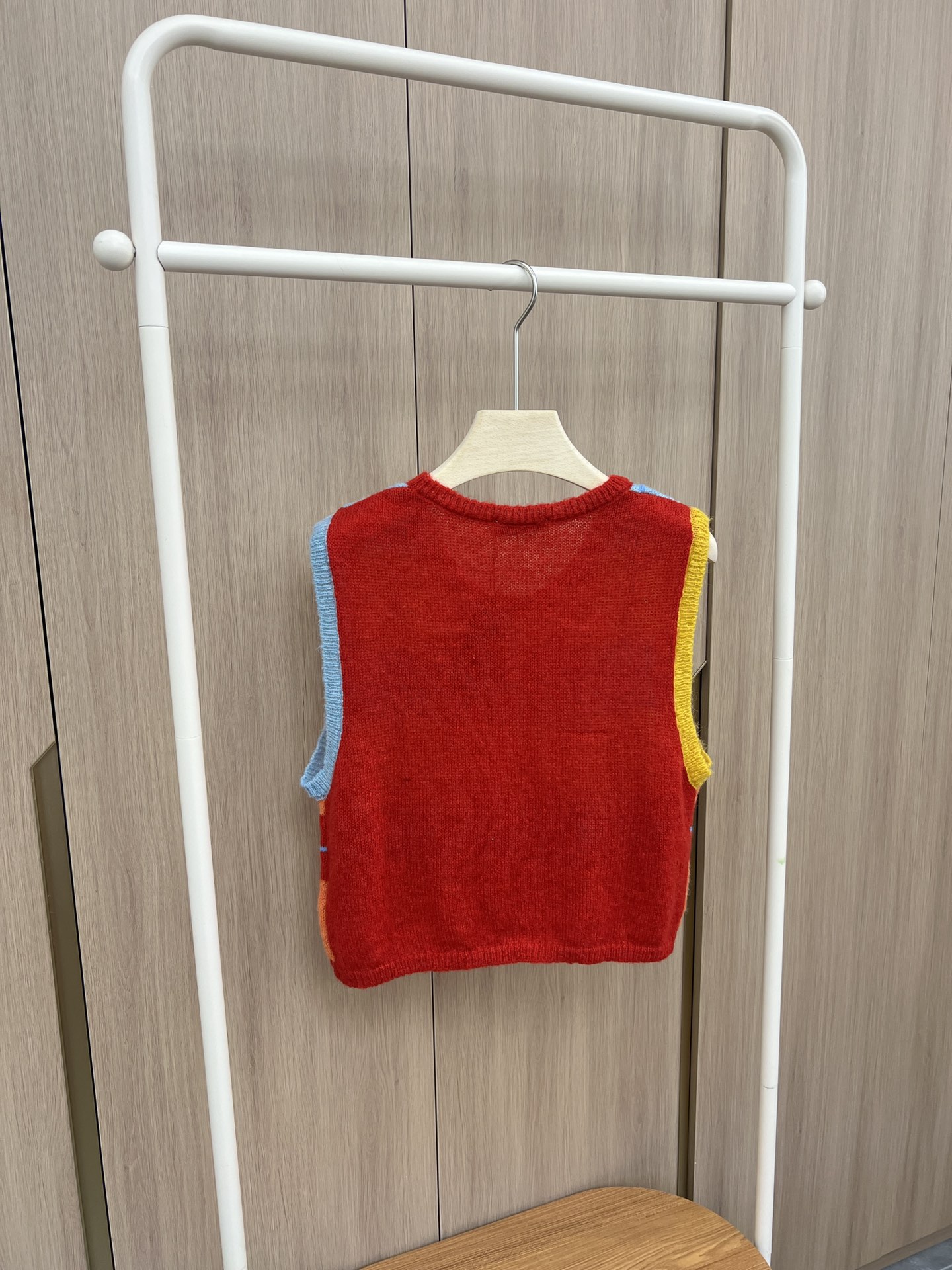“Dynamic P444 Vest for Leisurely and Stylish Bad Girls: A Sweet Dopamine Twist” - 图片 7