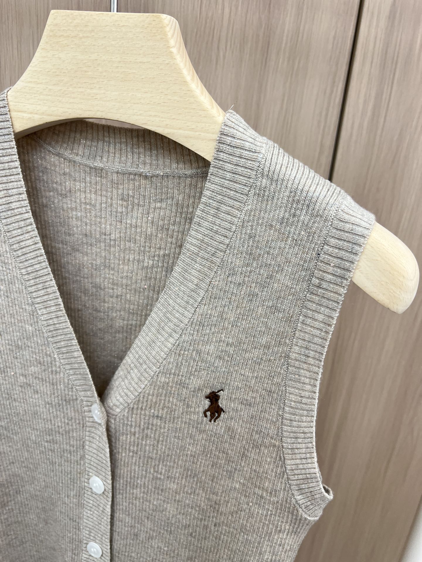 “Advanced 4 Color Light Knitted Fabric Vest and Shirt in Pure Color Tone for P504 Single-Size Female” - 图片 3