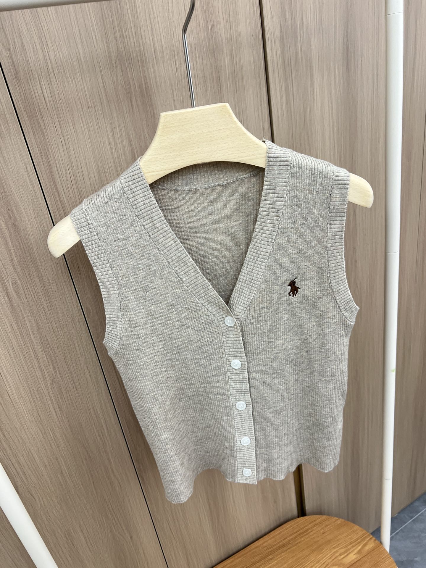 “Advanced 4 Color Light Knitted Fabric Vest and Shirt in Pure Color Tone for P504 Single-Size Female” - 图片 2