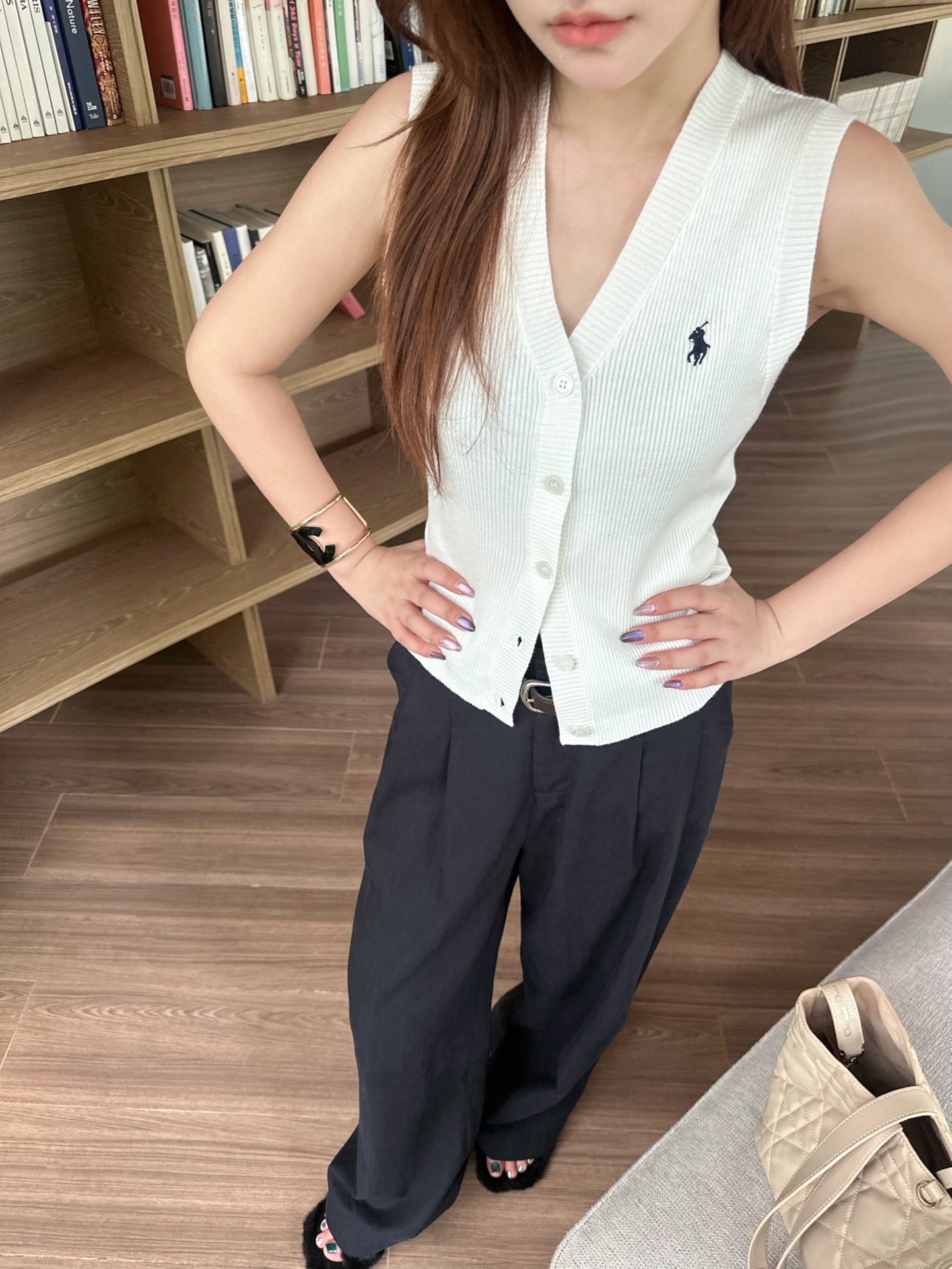 white vest ootd - 图片 3