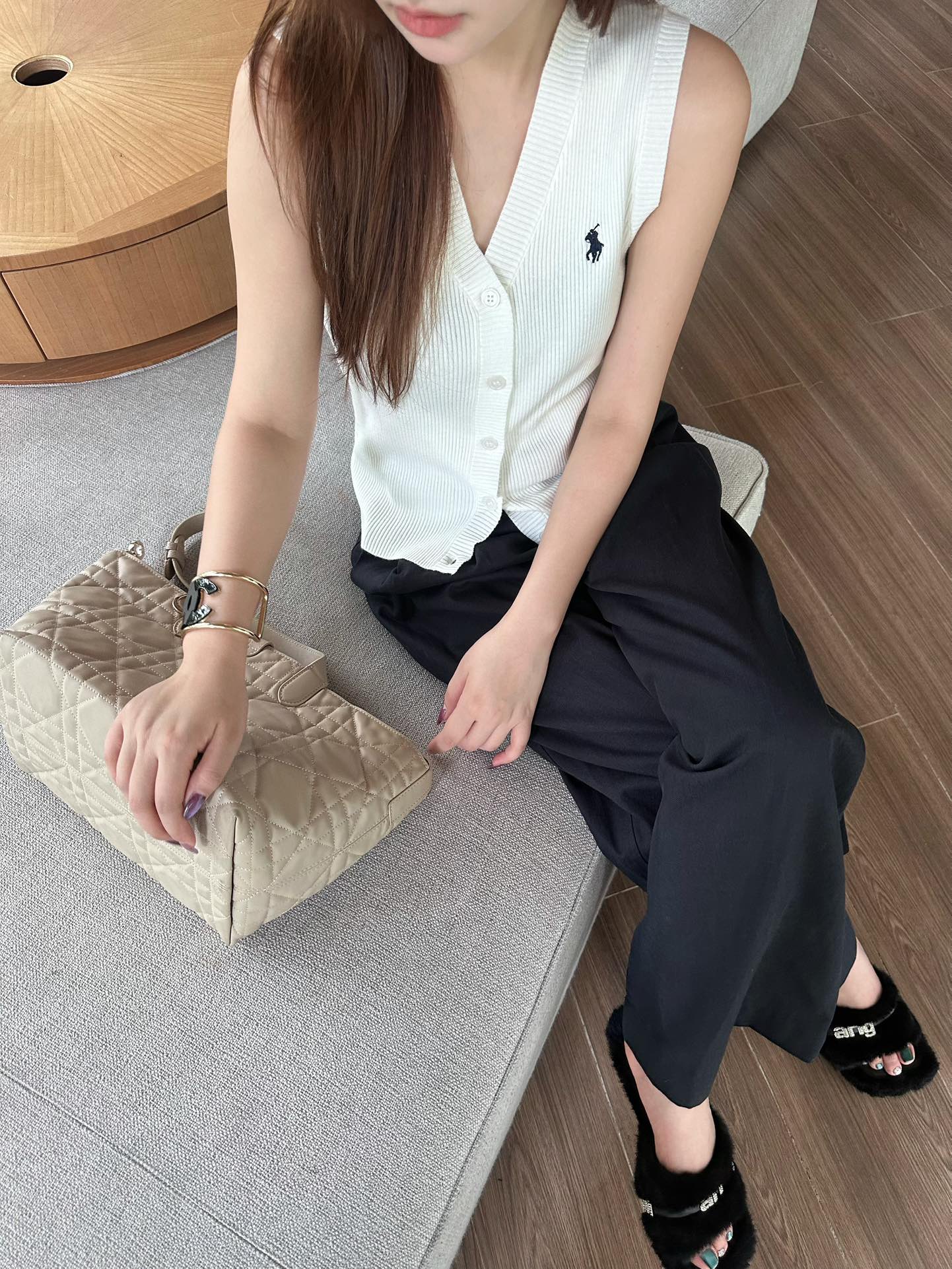 white vest ootd - 图片 1