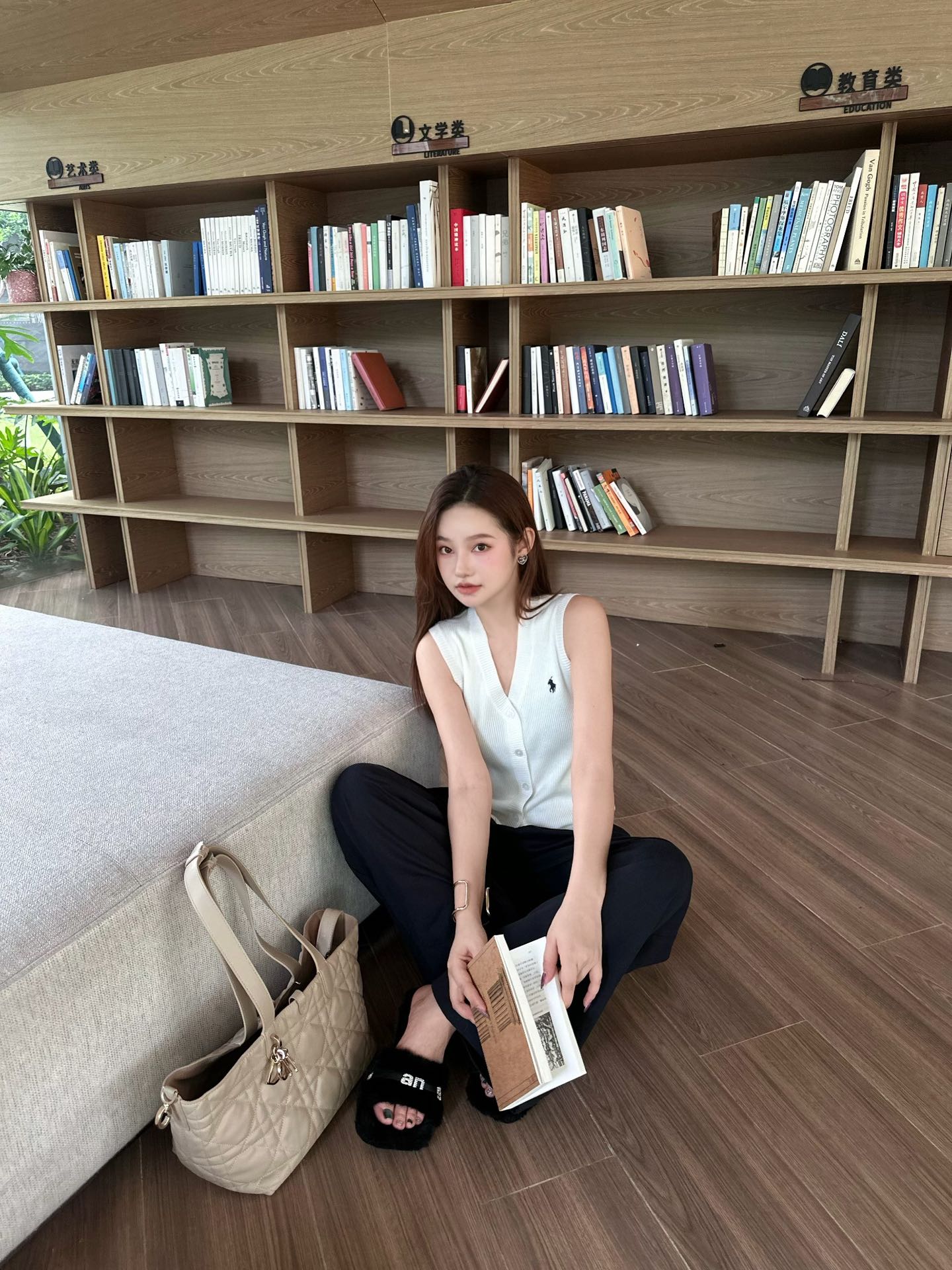 white vest ootd - 图片 6