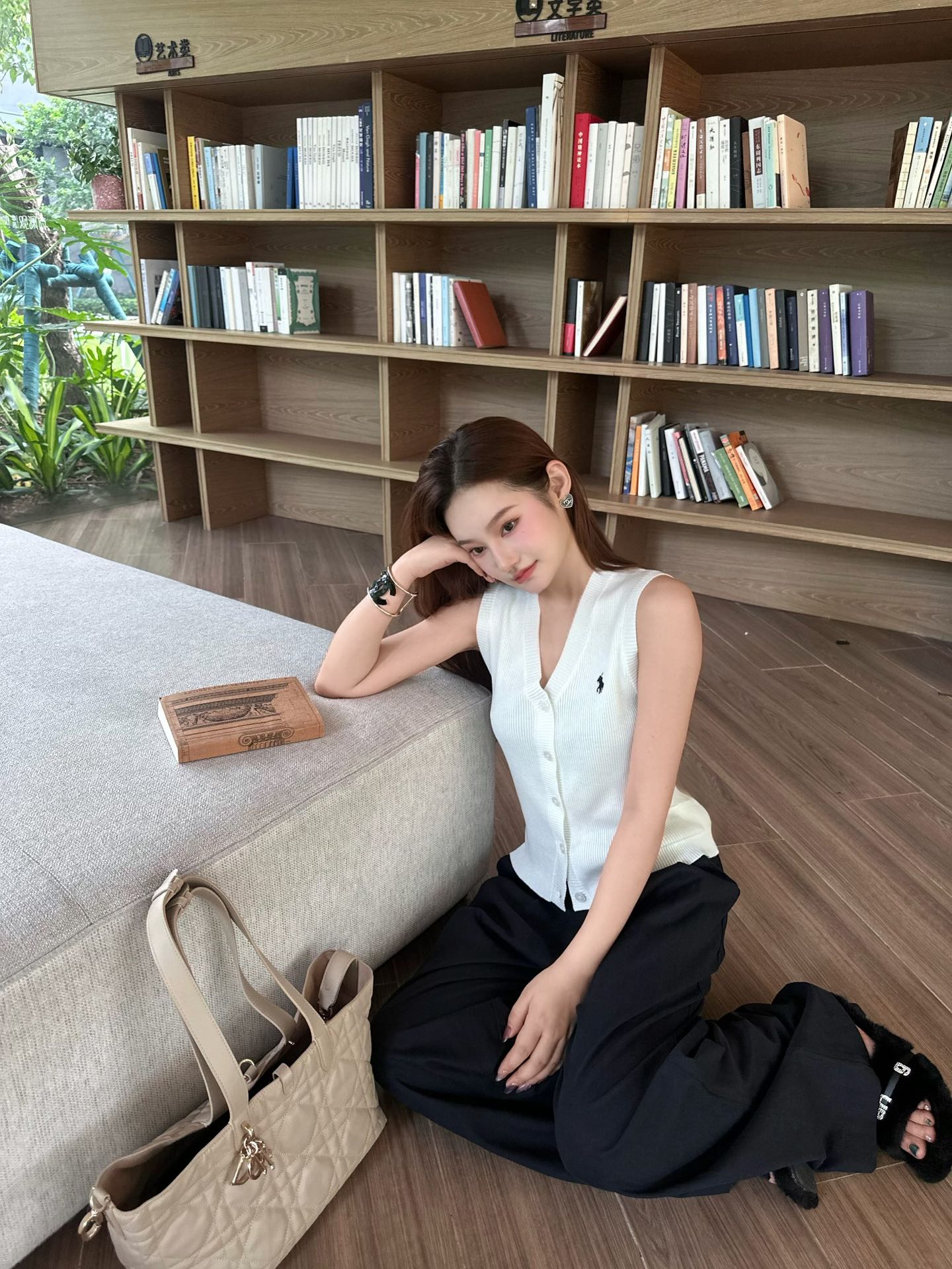 white vest ootd - 图片 8