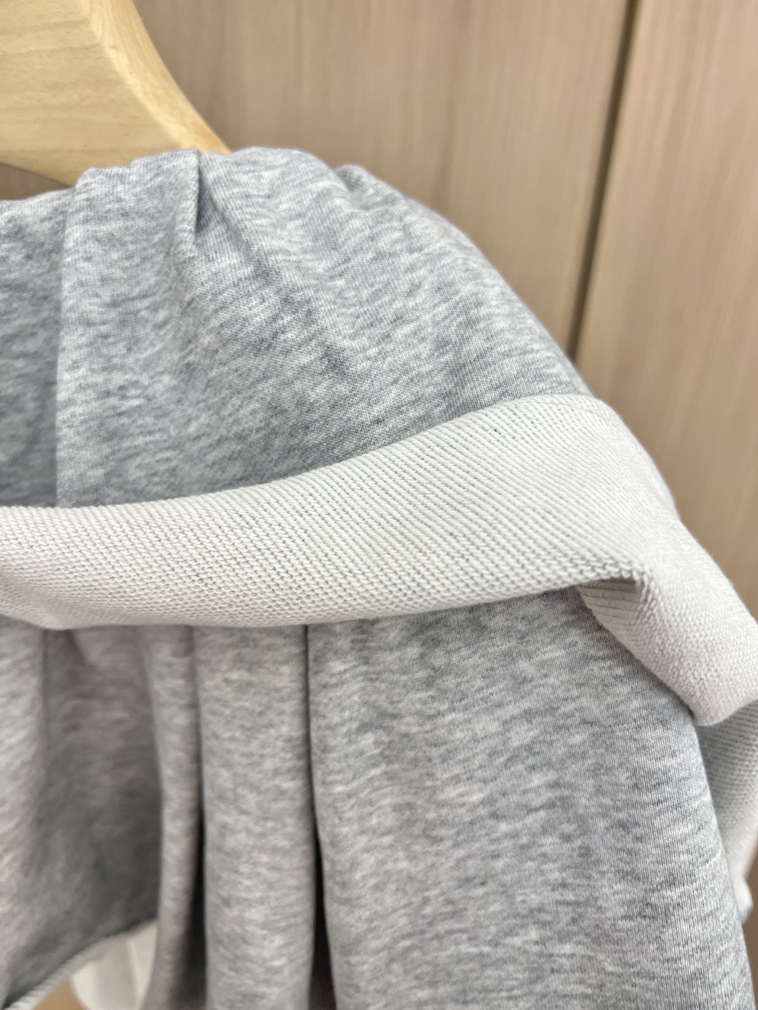 🛒新品上架‼️Ac*ne 早秋系列

元版购入定制的卫衣面料
喷色工艺 不对称蛋糕裙
完全对版做哈
辣妹