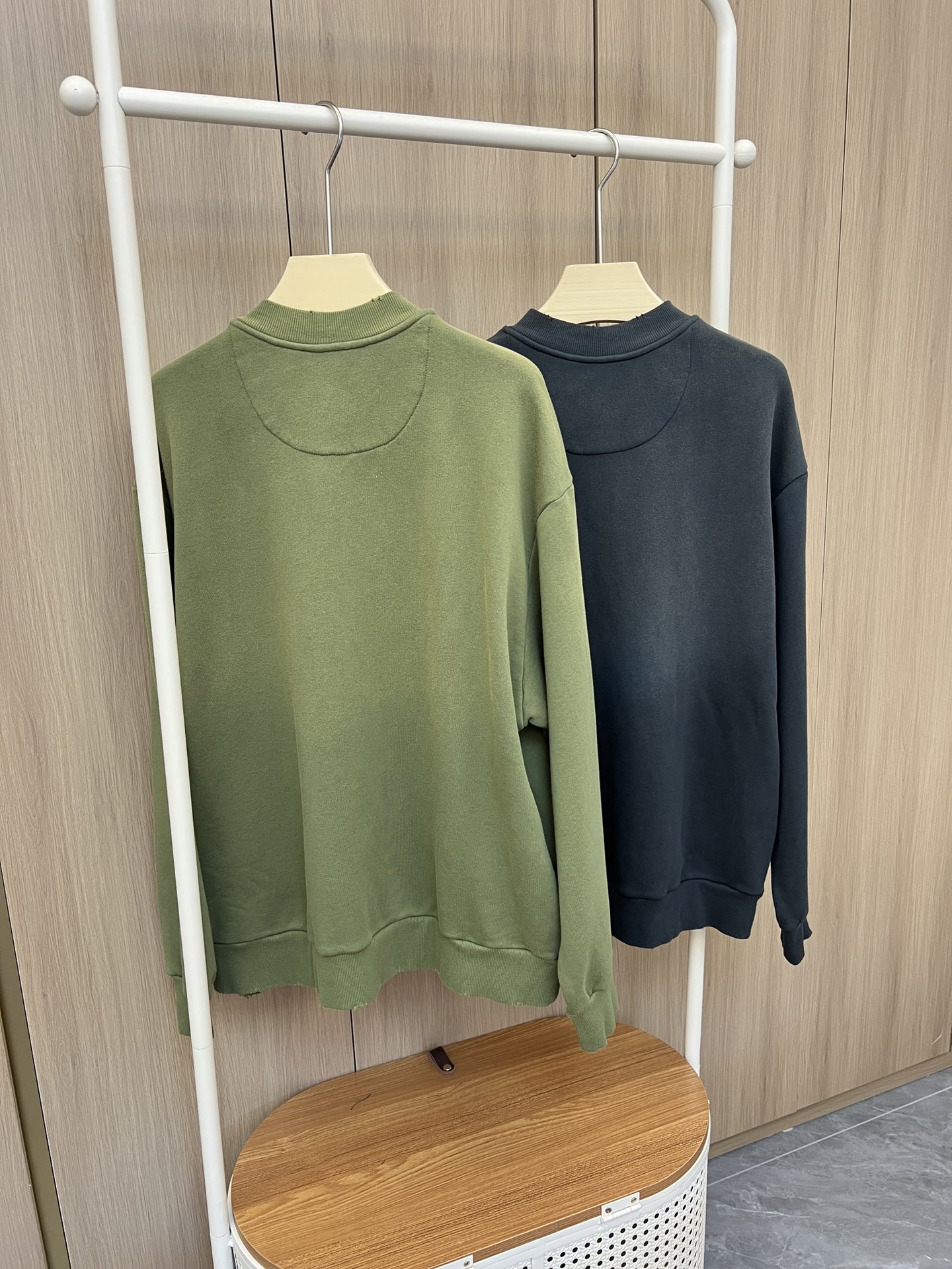 🛒新品上架‼️Ac*ne 秋冬系列AC无法抗拒的1996卫衣～一件衣服的复杂程度：马骝喷色+手工磨破+做