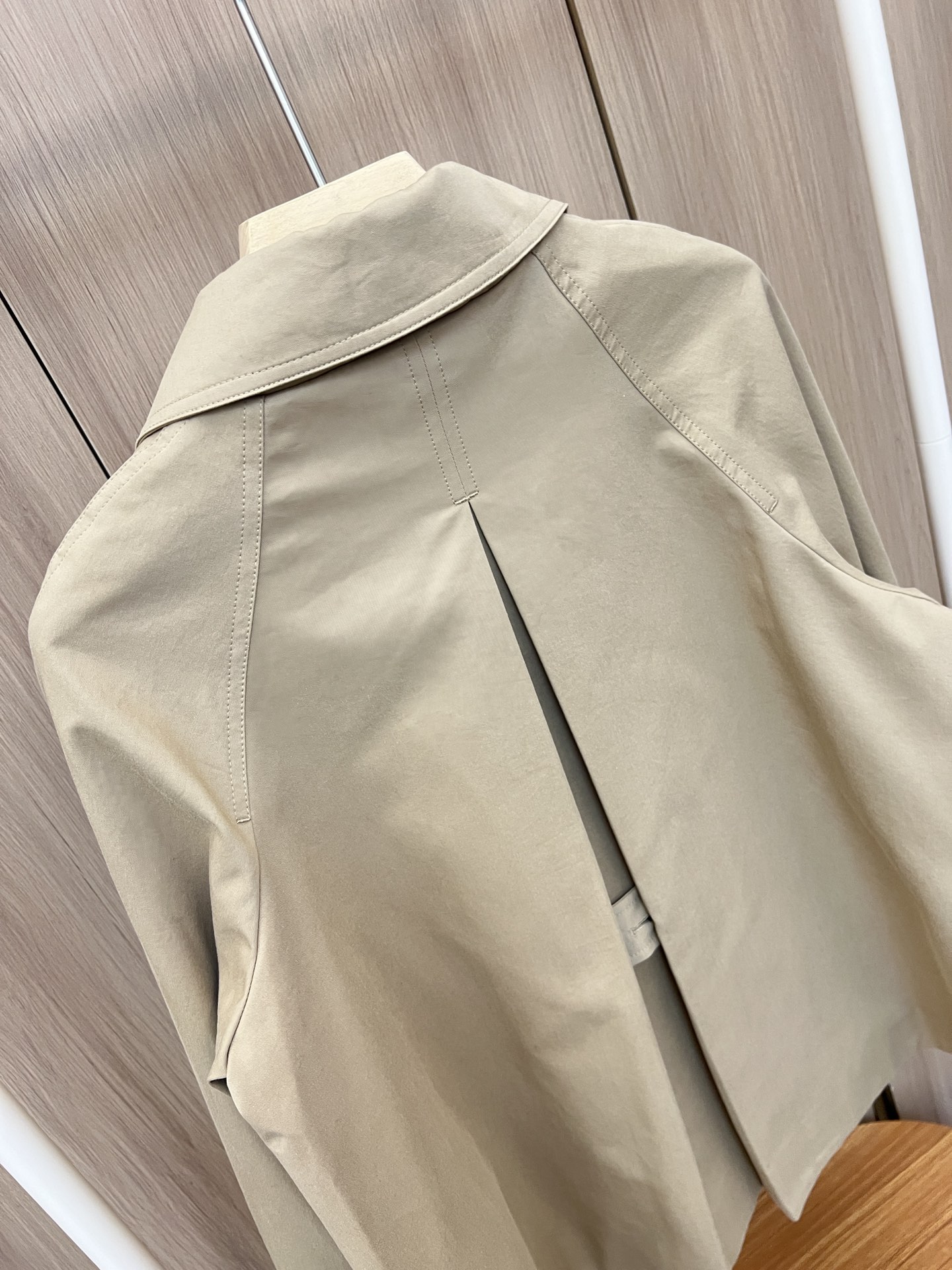 🛒爆款现货哦‼️Cos王炸风衣外套今年最火的风衣来了💥元版购入定制 懂的哈👀看似简单平平无奇 实则内藏细