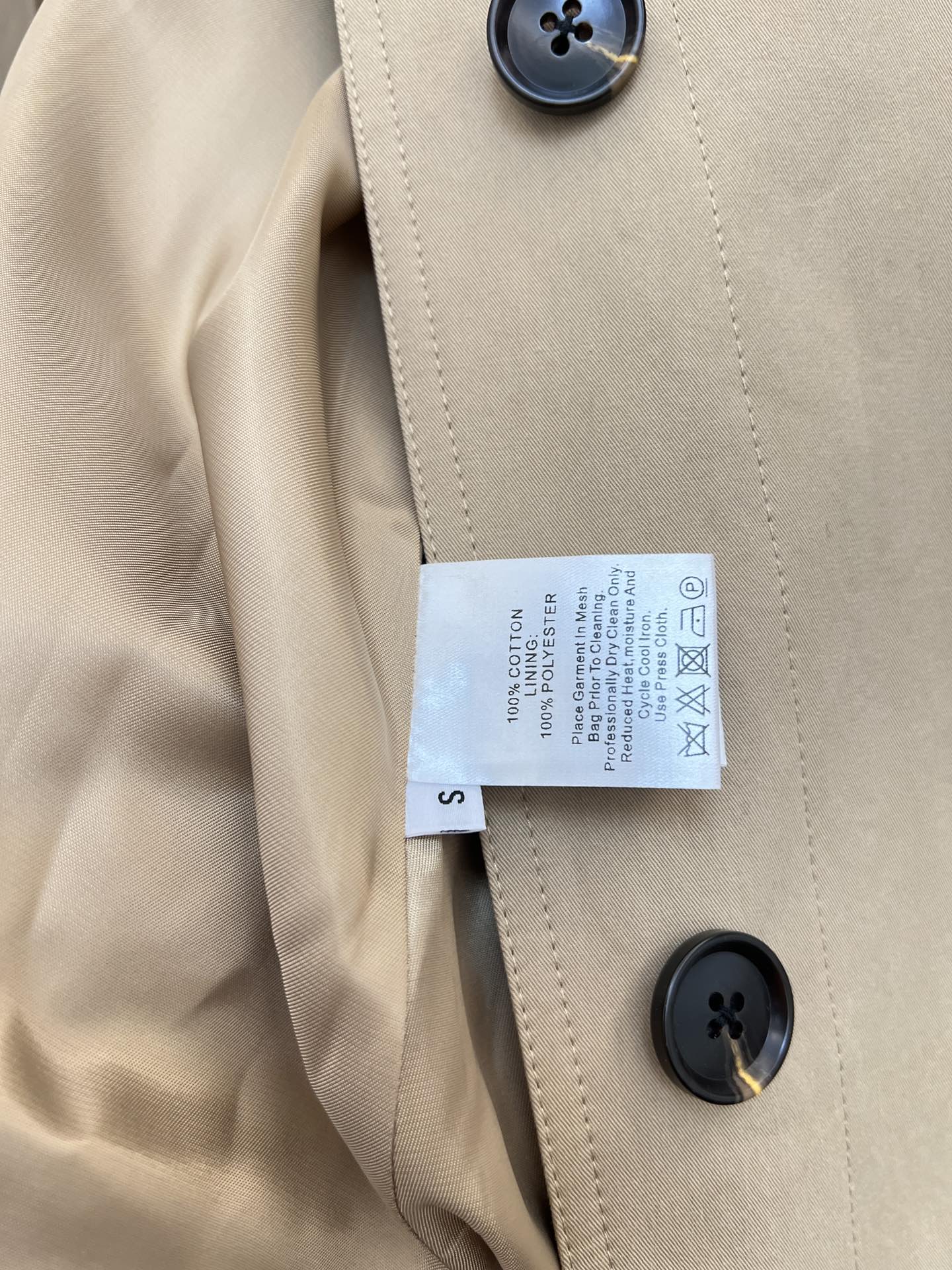 🛒爆款现货哦‼️Cos王炸风衣外套今年最火的风衣来了💥元版购入定制 懂的哈👀看似简单平平无奇 实则内藏细