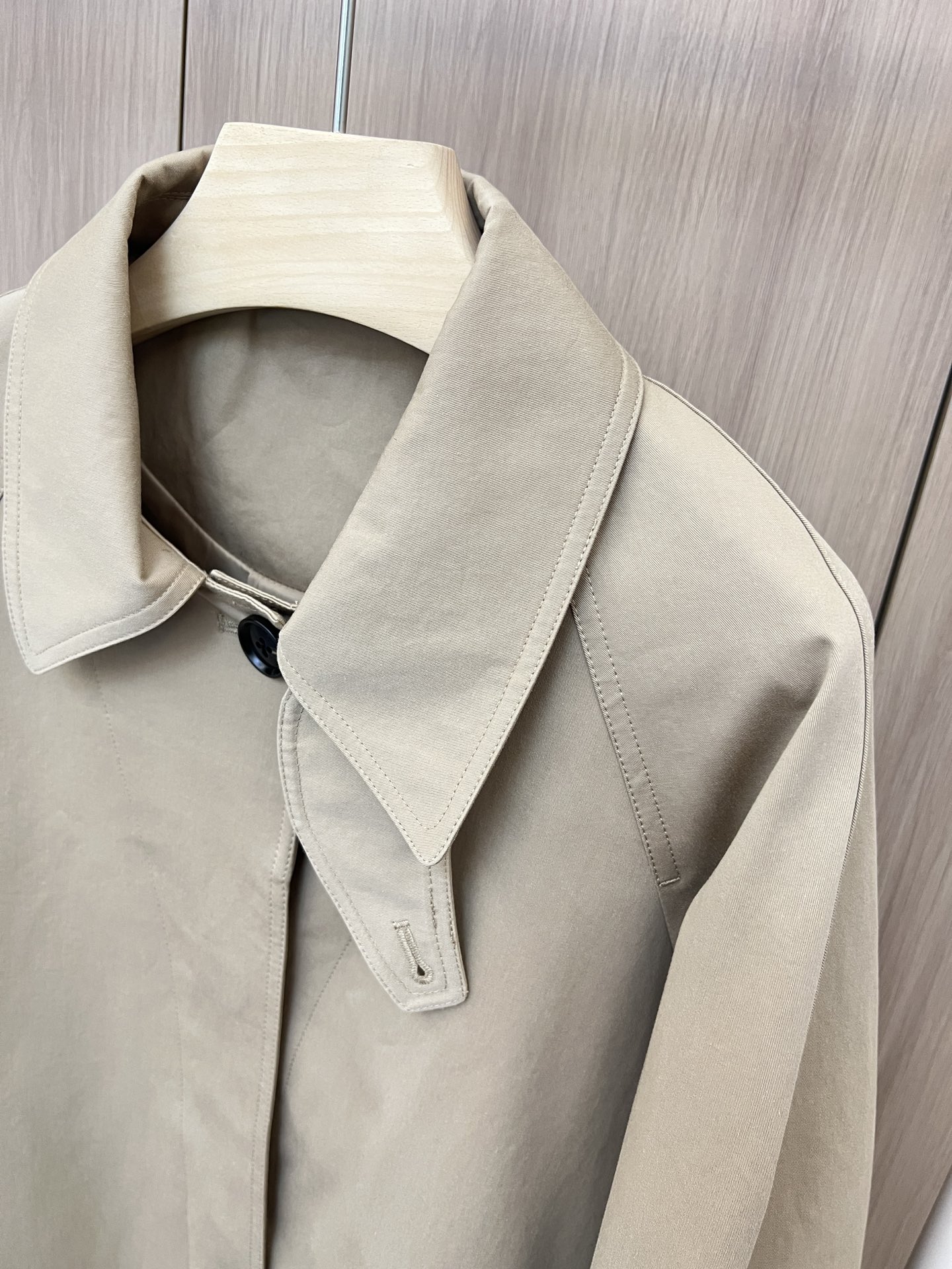 🛒爆款现货哦‼️Cos王炸风衣外套今年最火的风衣来了💥元版购入定制 懂的哈👀看似简单平平无奇 实则内藏细