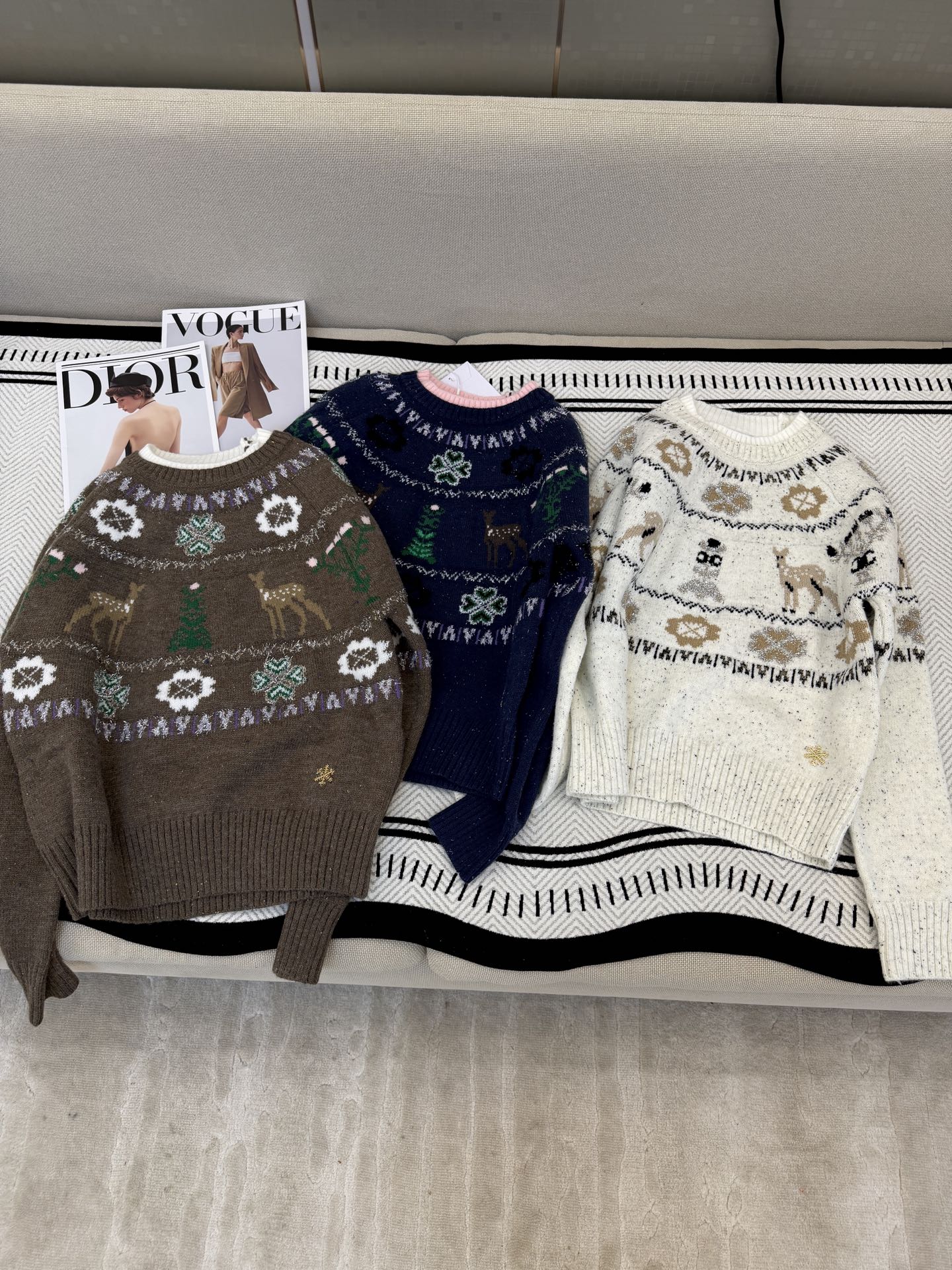 Chanel 2025 Winter Ski Collection: Coco Neige Knit Sweater – Christmas Edition