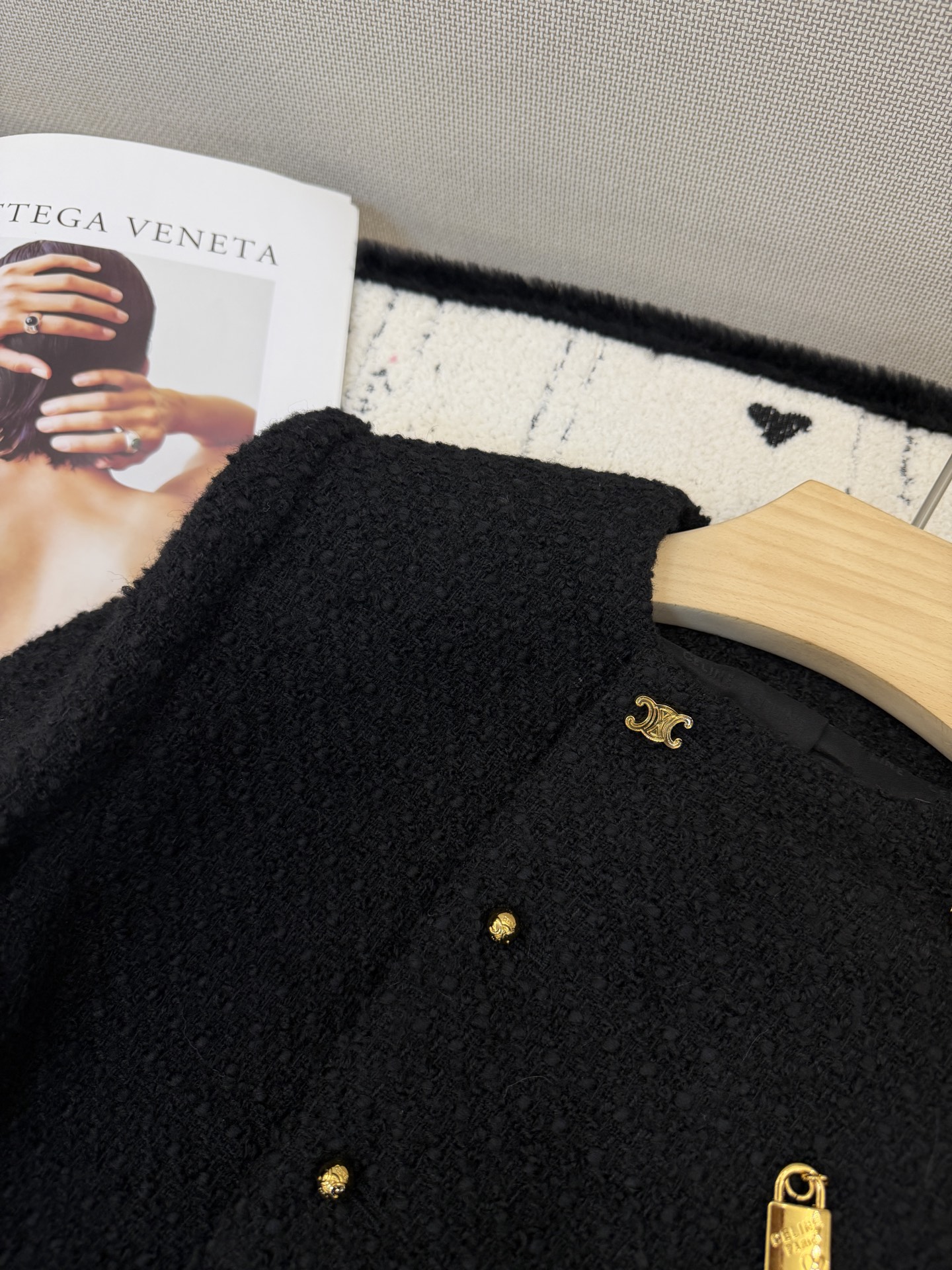 🛒爆款订货‼️Ce 26ss早春系列超美啊这款 刘诗诗同款外套采用经典的粗纺羊毛面料这款双排扣金属装饰设