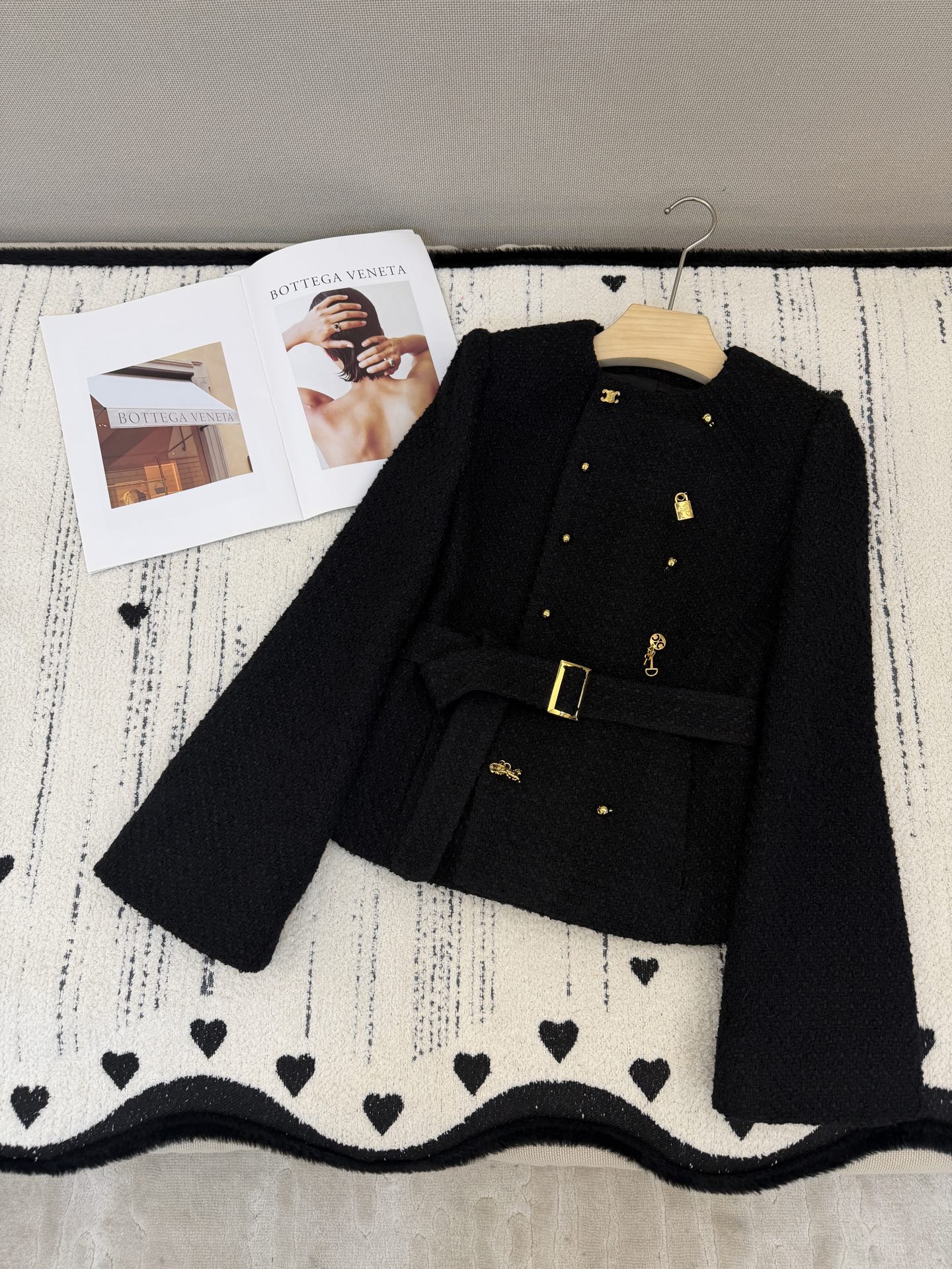 🛒爆款订货‼️Ce 26ss早春系列超美啊这款 刘诗诗同款外套采用经典的粗纺羊毛面料这款双排扣金属装饰设