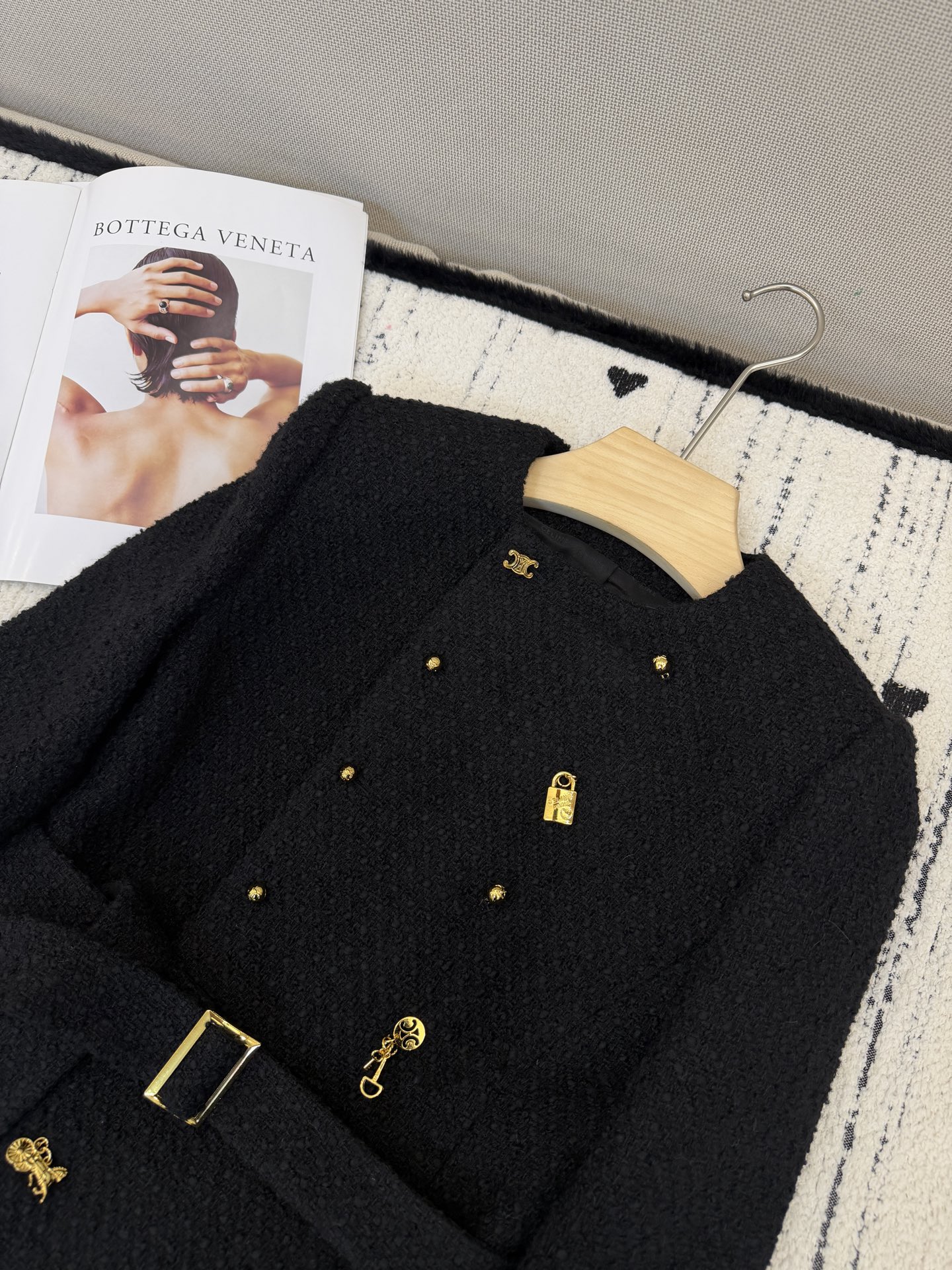 🛒爆款订货‼️Ce 26ss早春系列超美啊这款 刘诗诗同款外套采用经典的粗纺羊毛面料这款双排扣金属装饰设