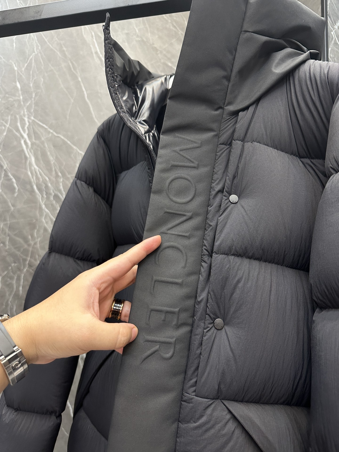 特级王者⬆️Moncler Madeira 黑武士 短款男士羽绒服夹克外套(⚠️我的货你拿去对比全网,输