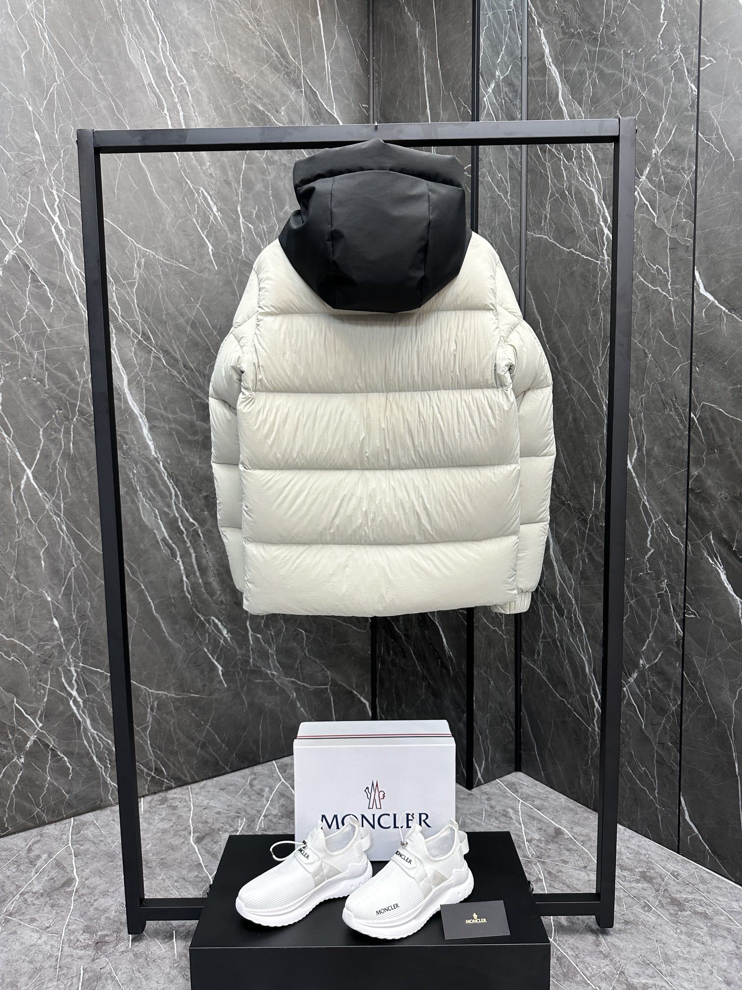 特级王者⬆️Moncler Madeira黑武士 短款男士羽绒服夹克外套(⚠️我的货你拿去对比全网,输了