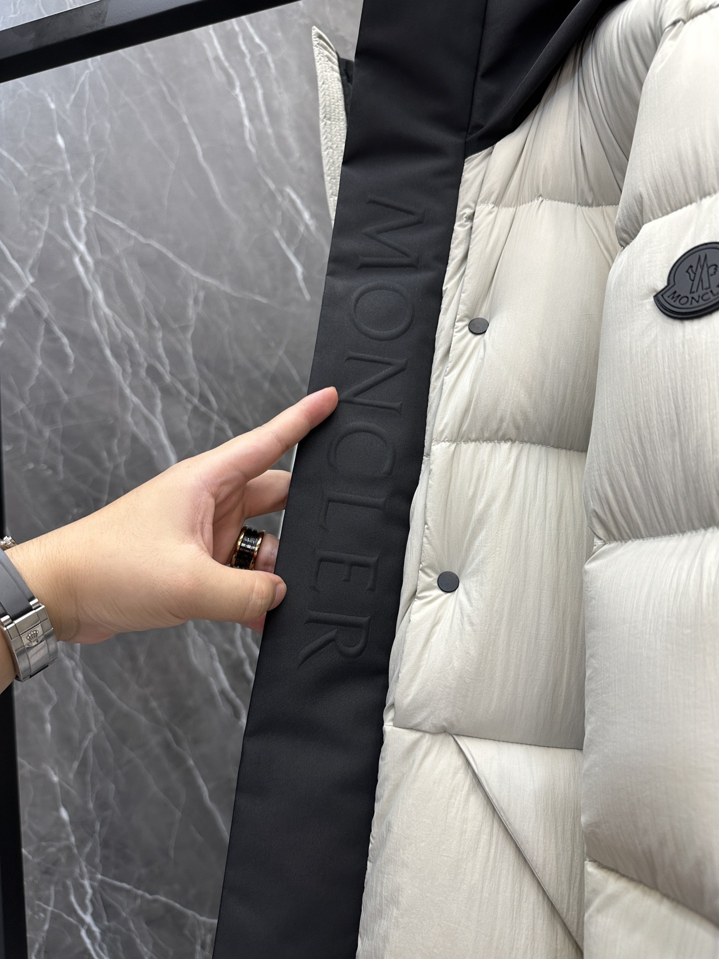 特级王者⬆️Moncler Madeira黑武士 短款男士羽绒服夹克外套(⚠️我的货你拿去对比全网,输了