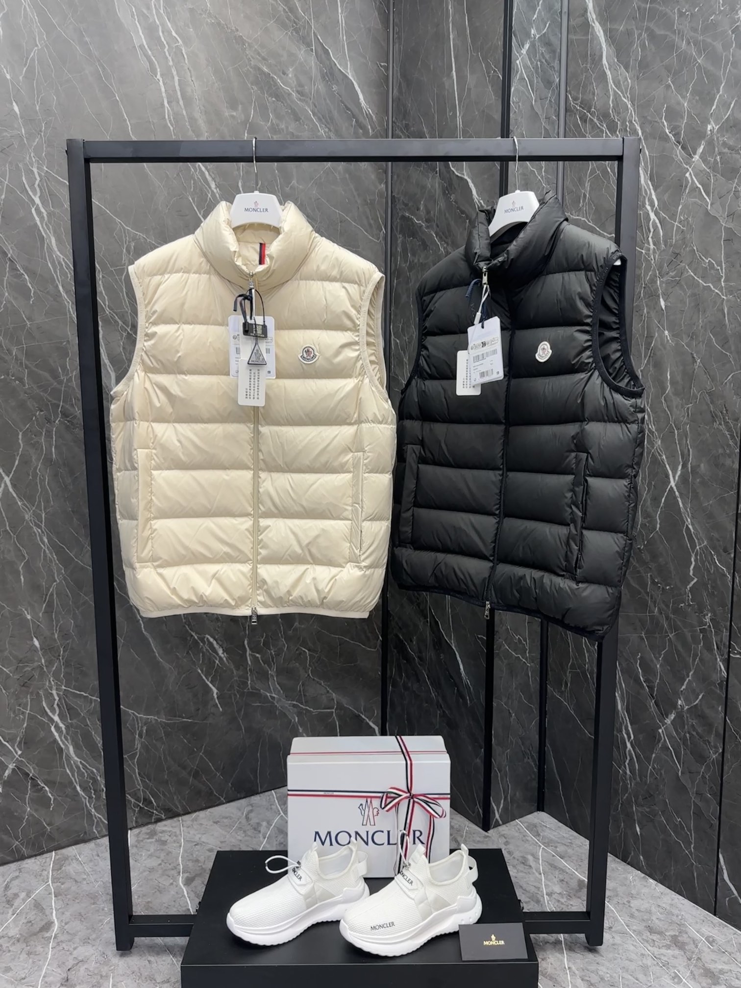 New Guangzhou Moncler Contrin Men's Down Vest. Colors: Black, Light Beige. Sizes: 1-5.-Big cat