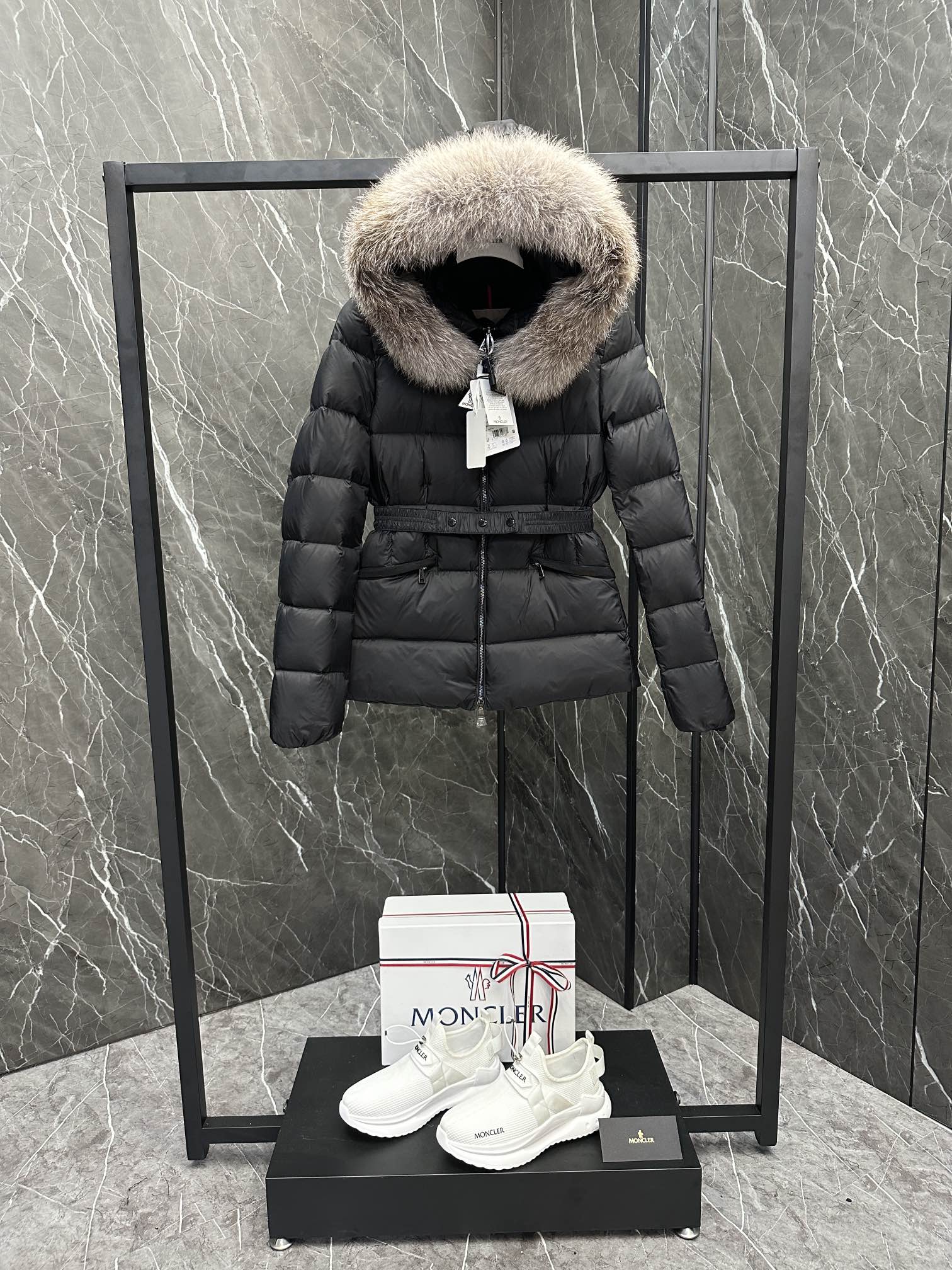 Moncler Vêtements Manteaux & Blousons Veste En Duvet Meilleur site pour les répliques
 Femmes Laine Série hiver