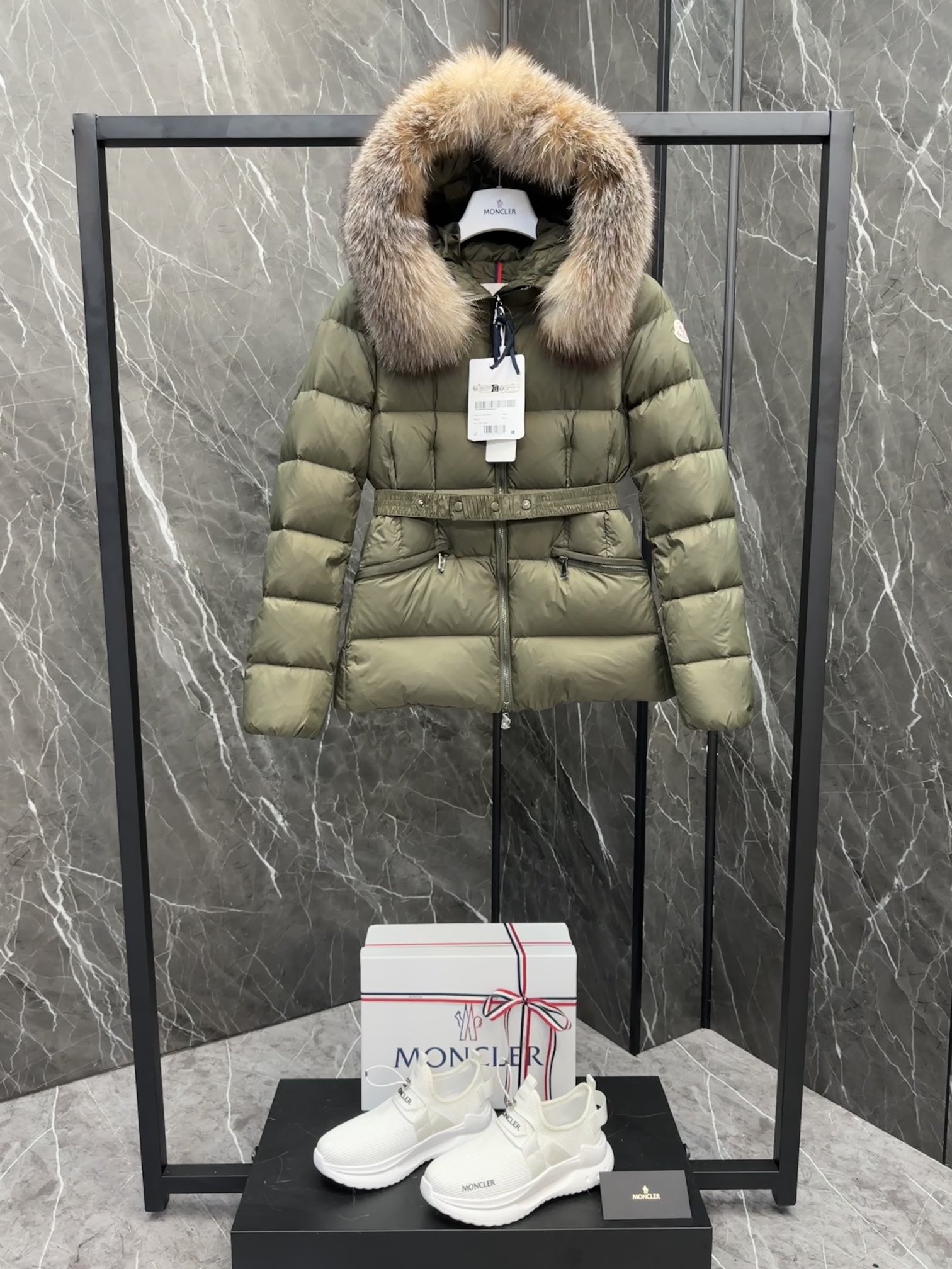 Moncler Vêtements Manteaux & Blousons Veste En Duvet Femmes Laine Série hiver