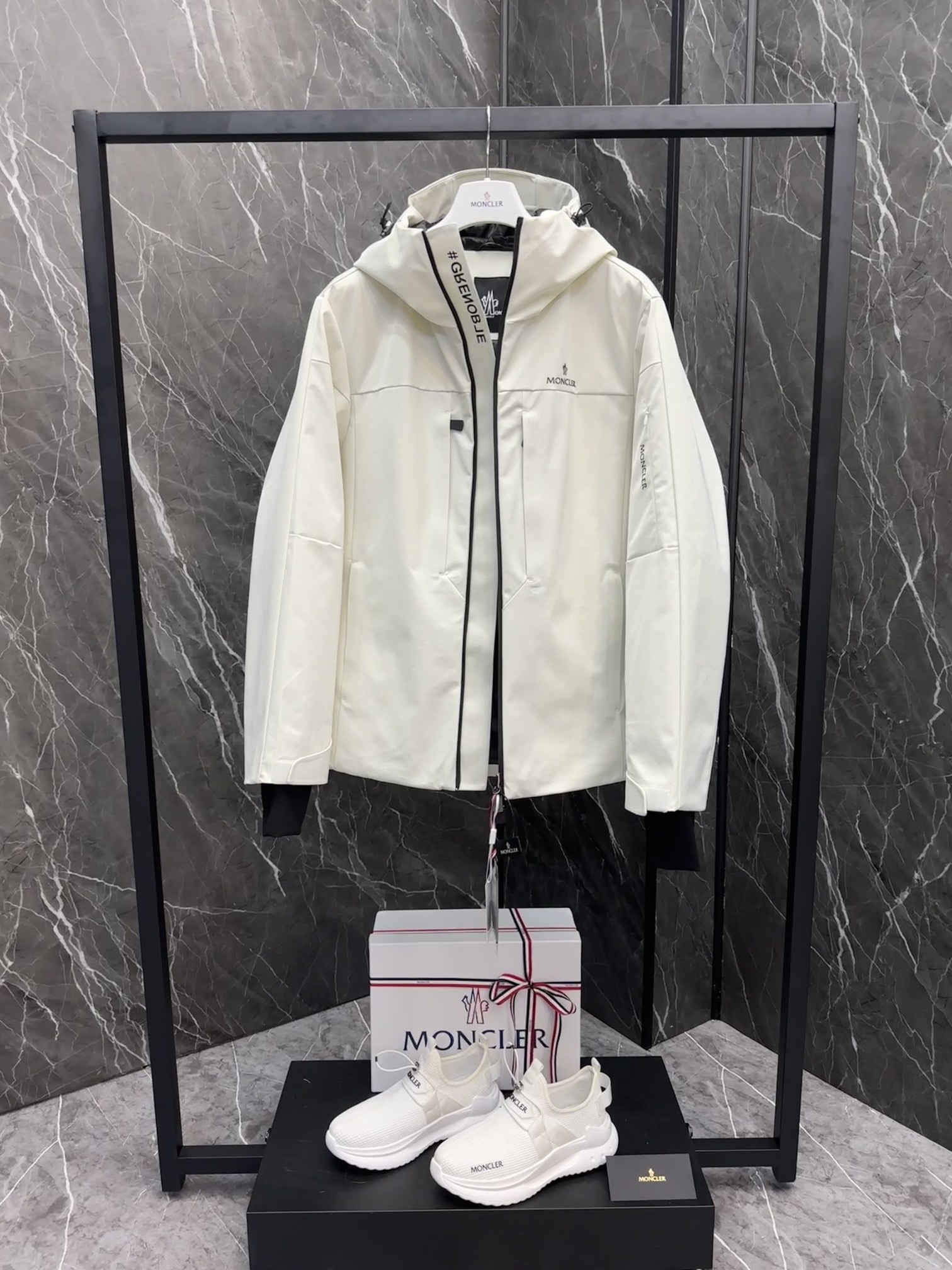 特级羽绒️Moncler黑标滑雪渠道臻品代工厂出口级别订单货品.品相完美.20024秋冬Grenoble