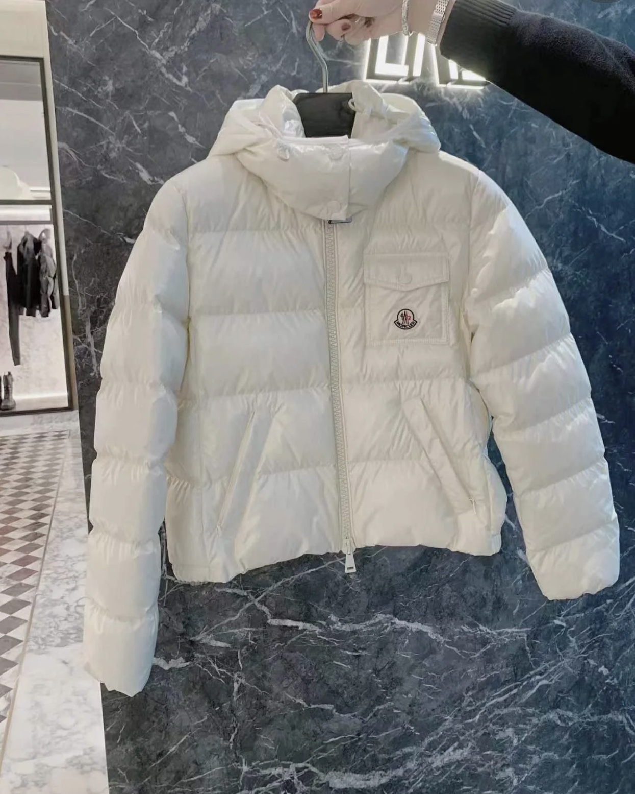 Moncler秋冬新品 Andro 女士短款羽绒服夹克外套.白色/马卡龙蓝/樱花粉/奶油白 / 黑色/五色入 （奶油白 /黑色/下周出货）柜台实拍参考.