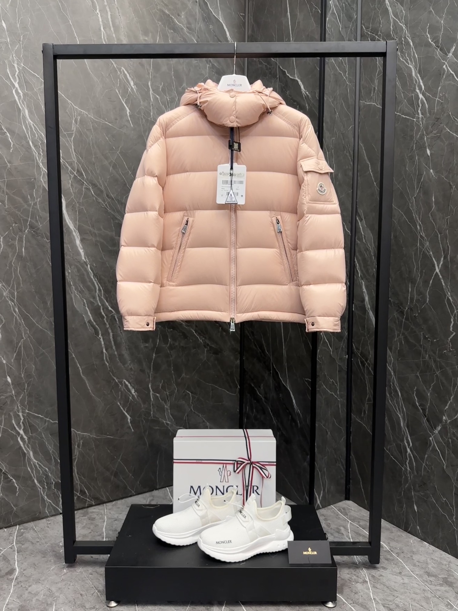 Top premium down⬆️Moncler Maire counter classic color. Water pink/peach pink/classic short women's down jacket coat. (⚠…
