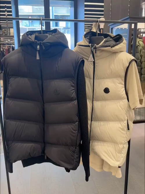 Moncler Guersac男士斜纹绗缝连帽羽绒马甲.柜台实拍视频参考.